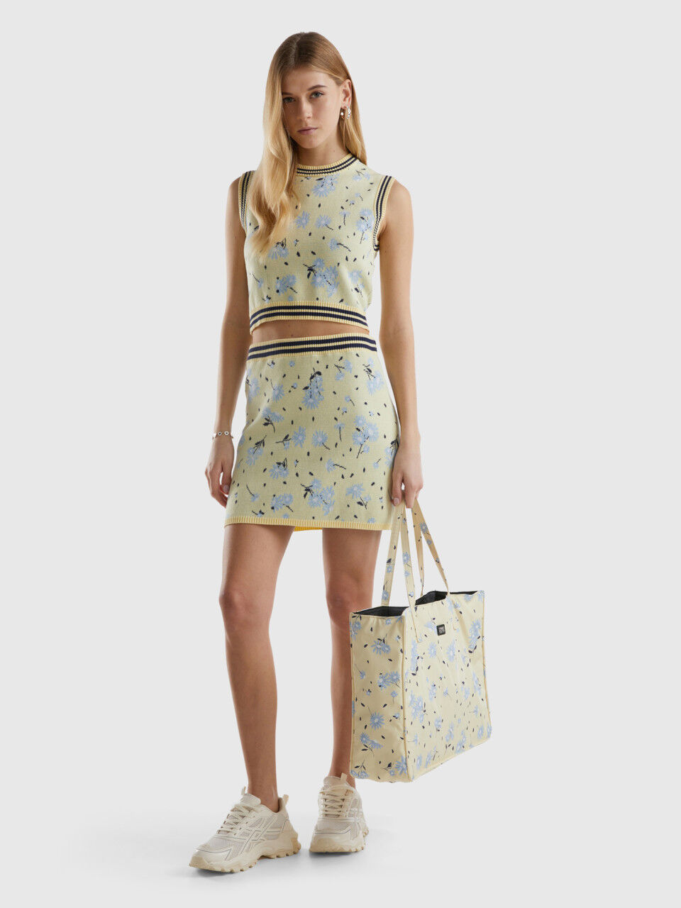 Floral knit deals mini skirt