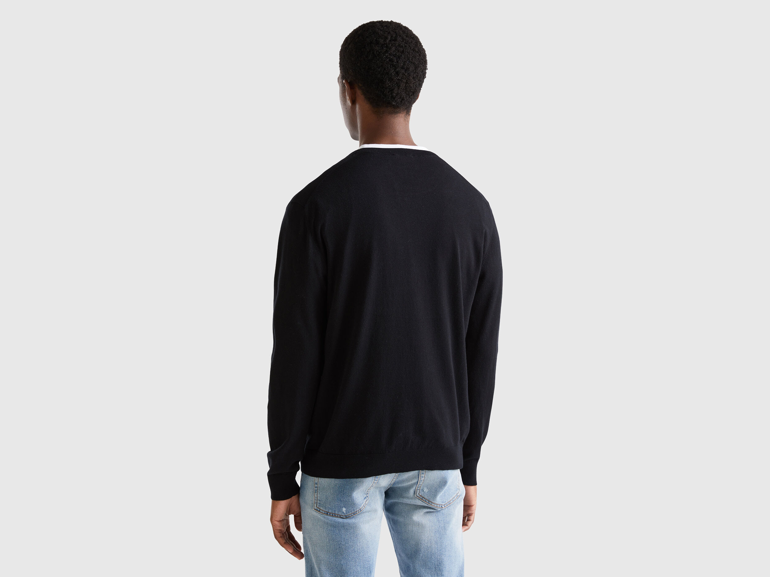 Lightweight hot sale black sweatshirt