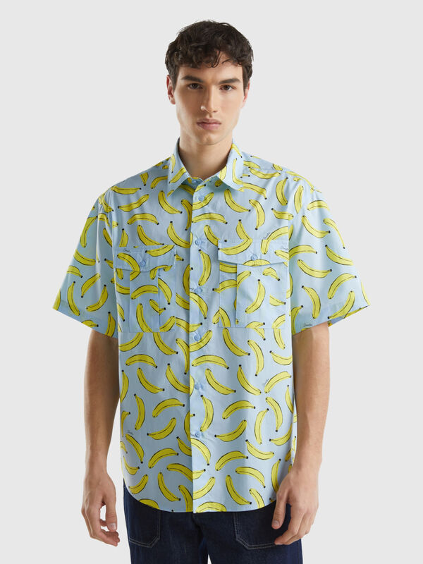Camisa celeste con estampado de plátanos Hombre