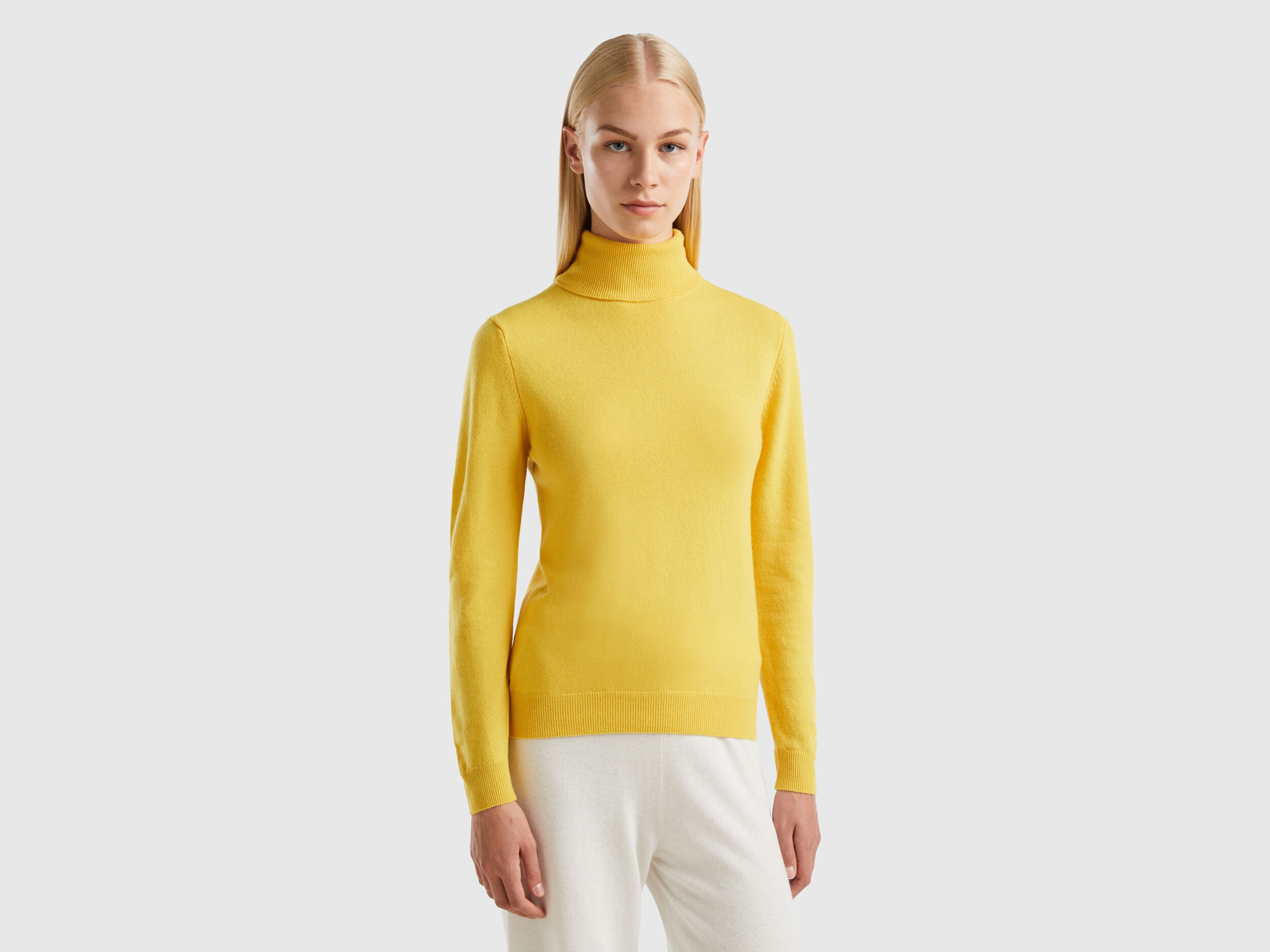 Light best sale yellow turtleneck