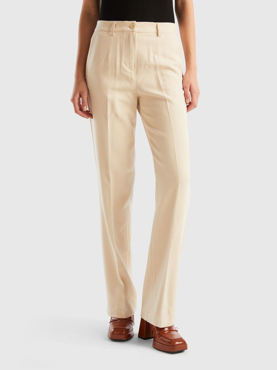 Buy Women White Regular Fit Solid Casual Trousers Online - 784445 | Allen  Solly