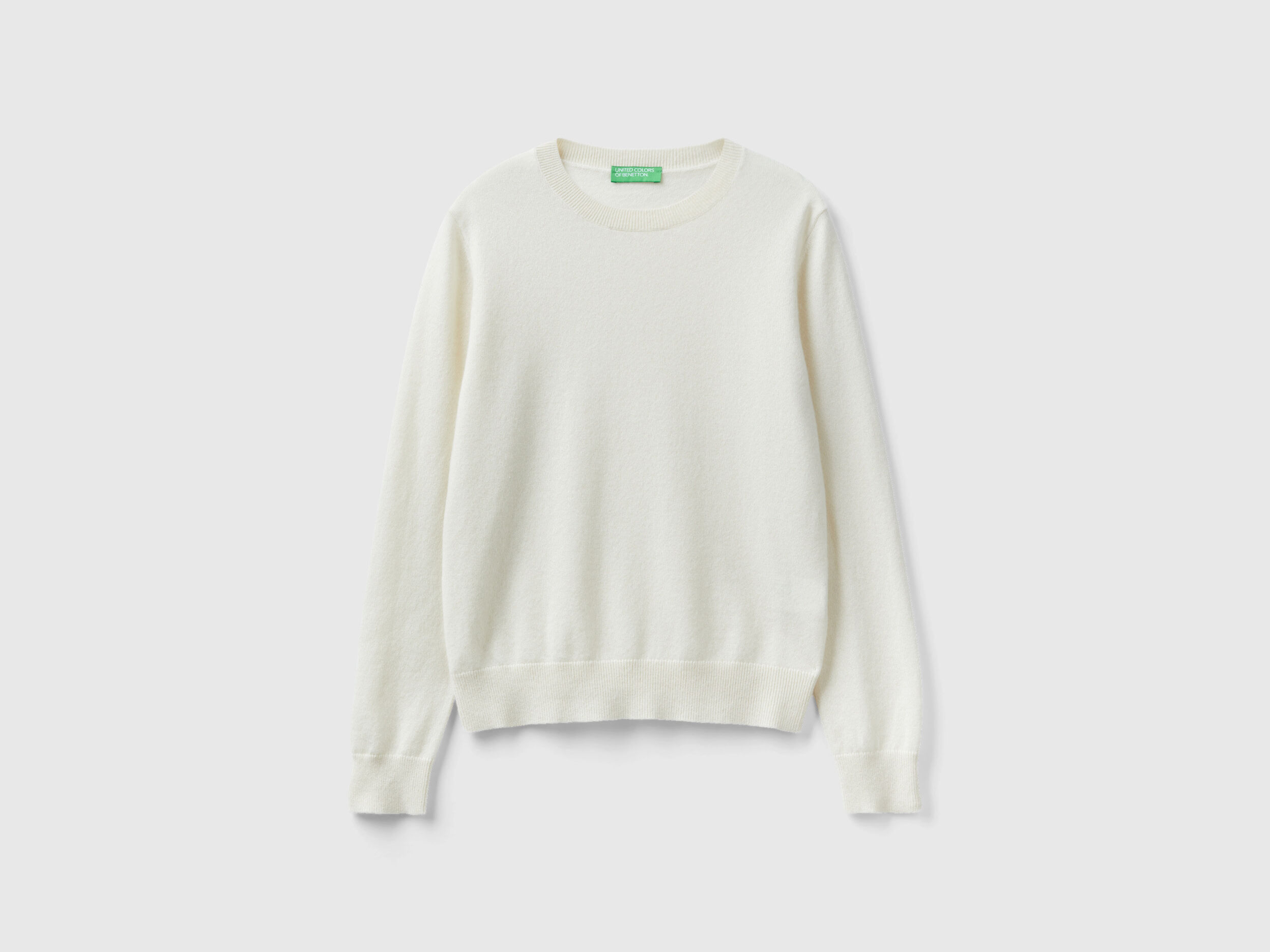 Pure white outlet sweater