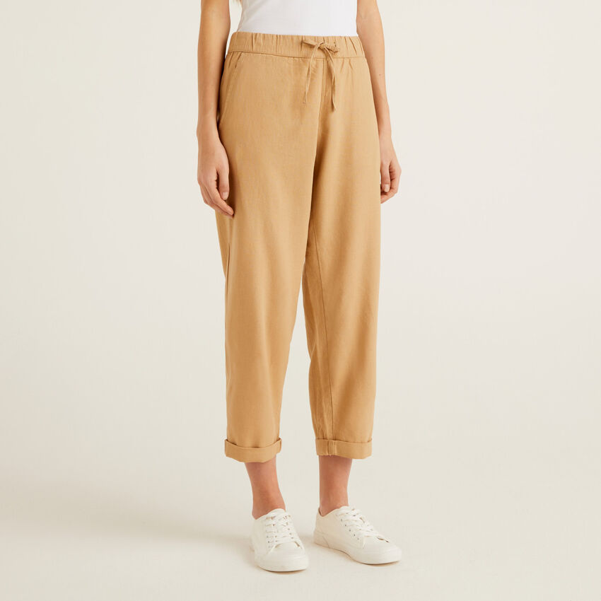 Trousers in viscose blend linen