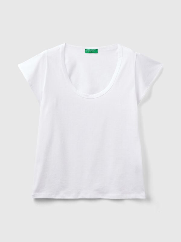 United Colors of Benetton Printed Women Round Neck White T-Shirt - Buy United  Colors of Benetton Printed Women Round Neck White T-Shirt Online at Best  Prices in India