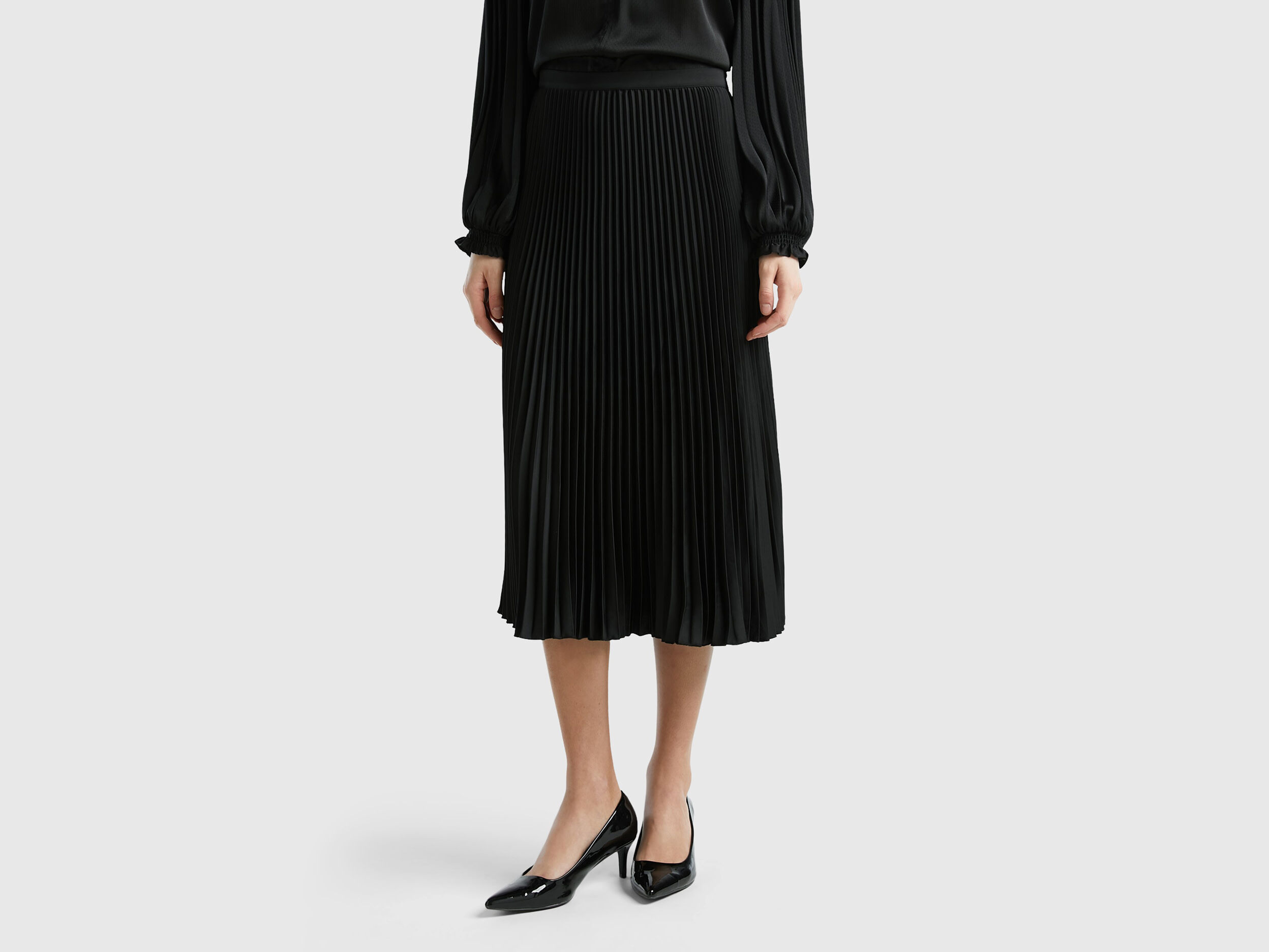 Black pleated shop midi skirt 00