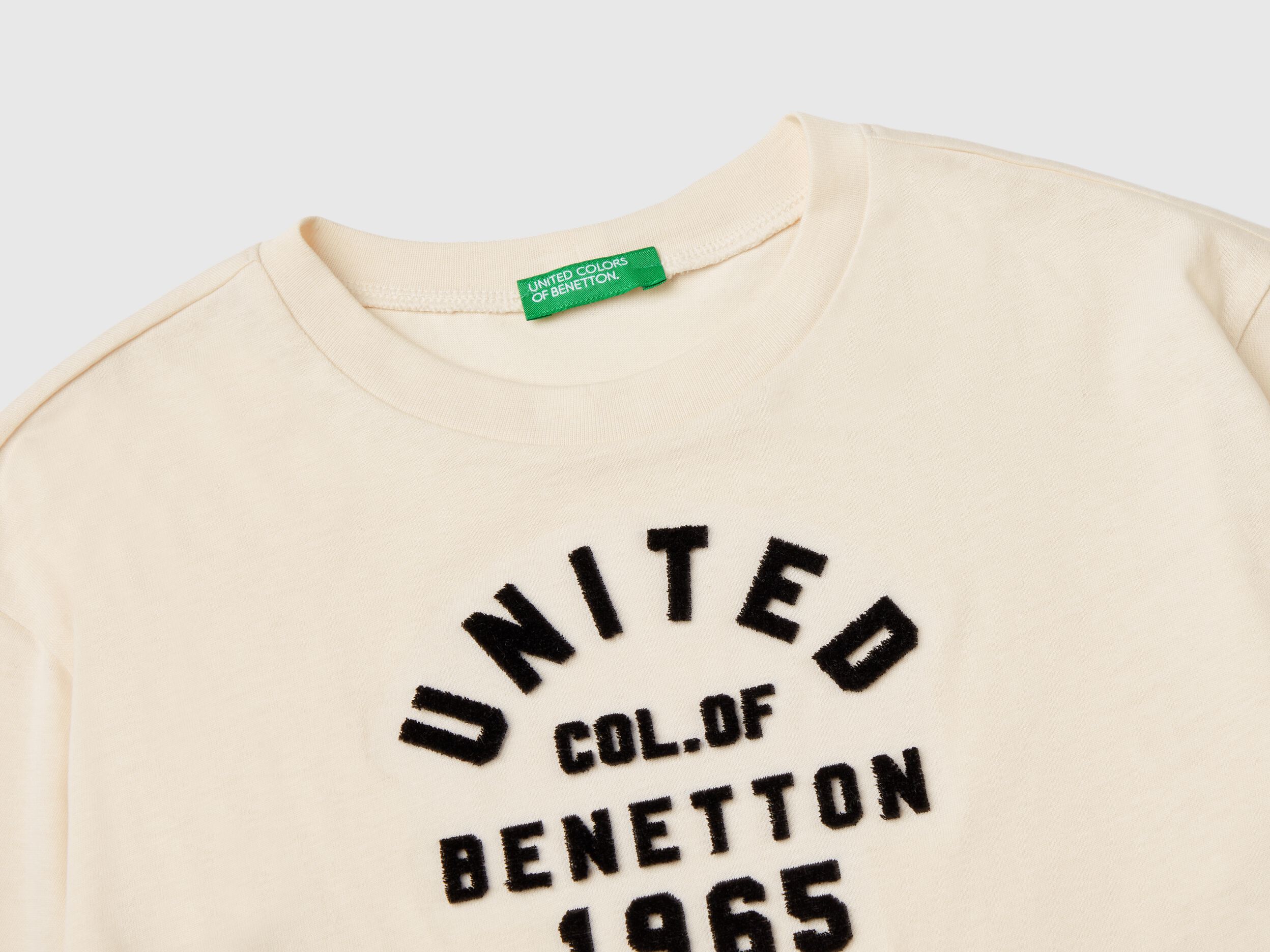 T shirt with embroidered logo