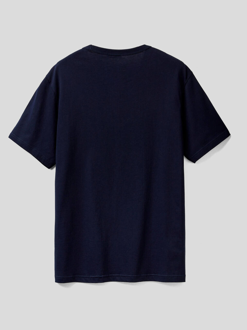 Dark blue t-shirt with logo print