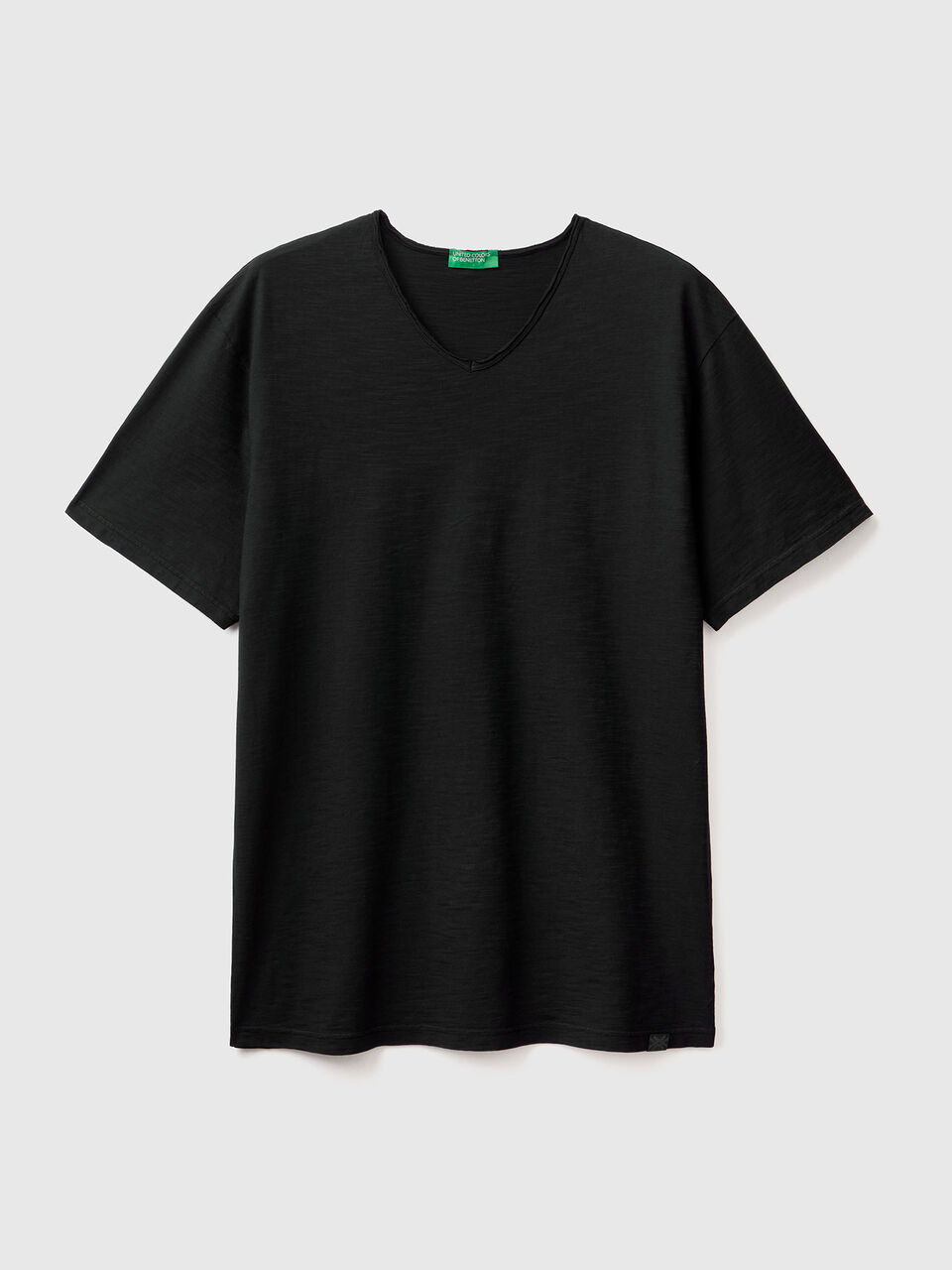 Benetton Black | - 100% V-neck in t-shirt cotton