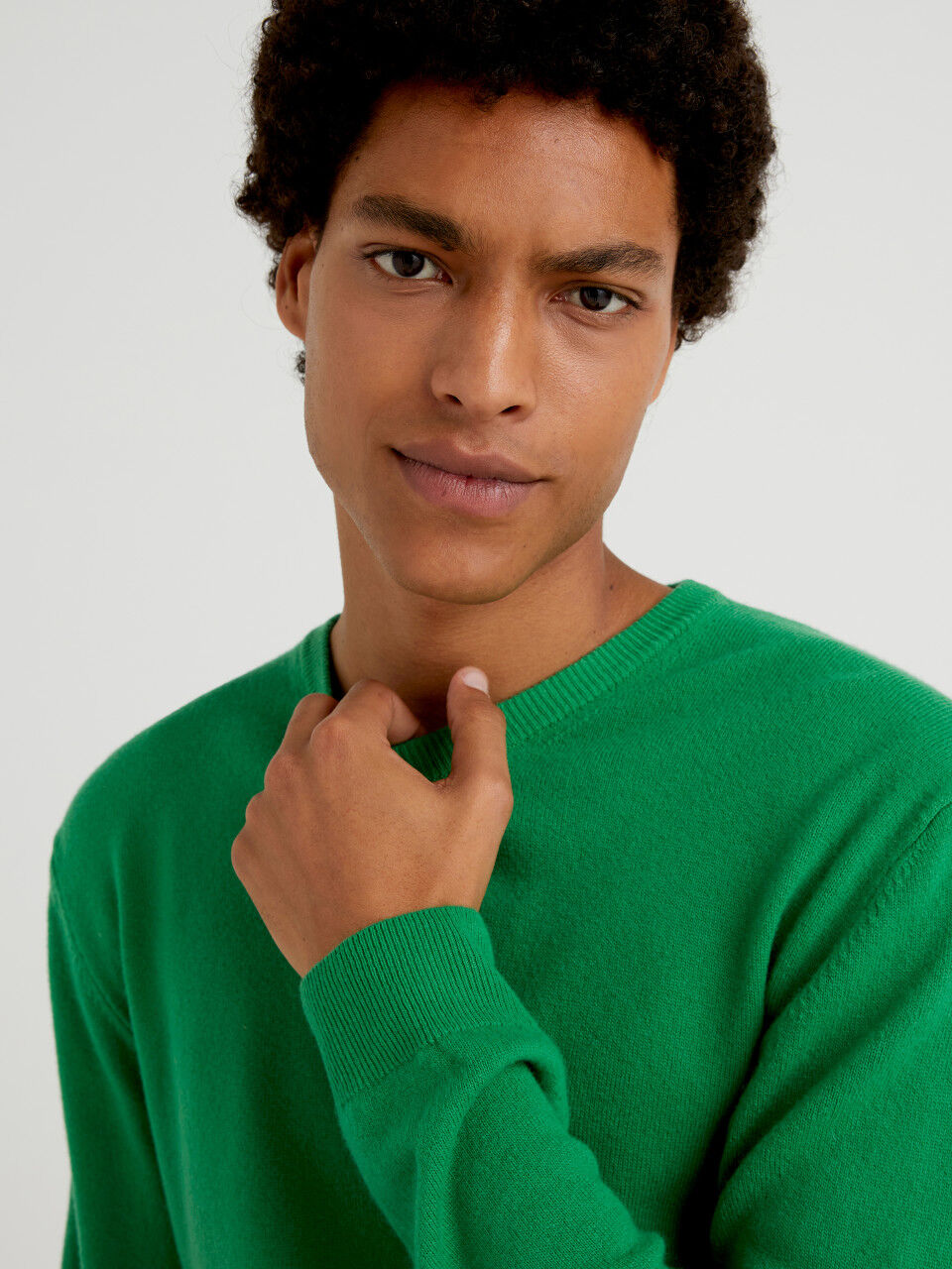 Jersey de cuello redondo verde de pura lana Merina personalizable