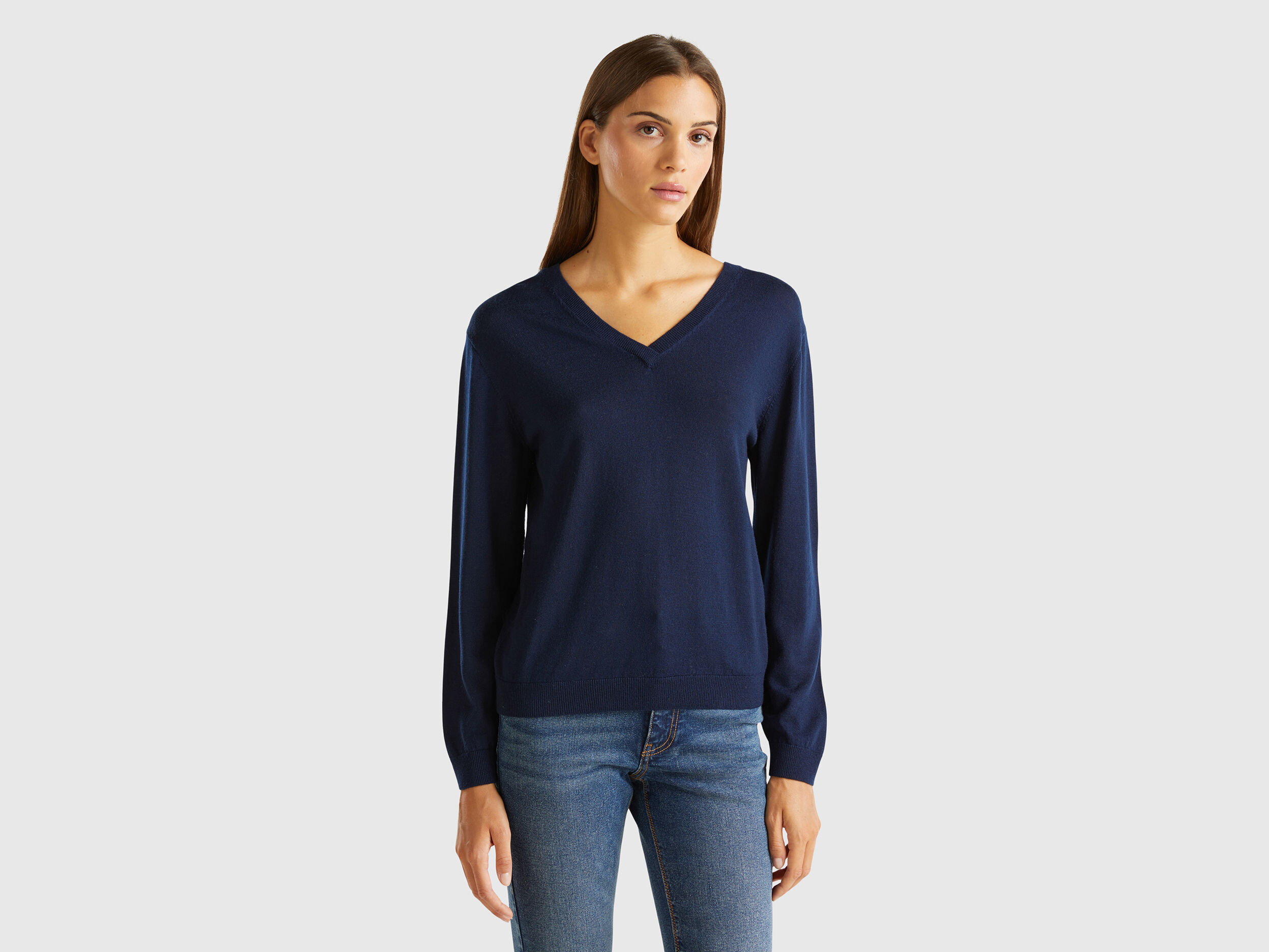 V neck sweater in pure Merino wool