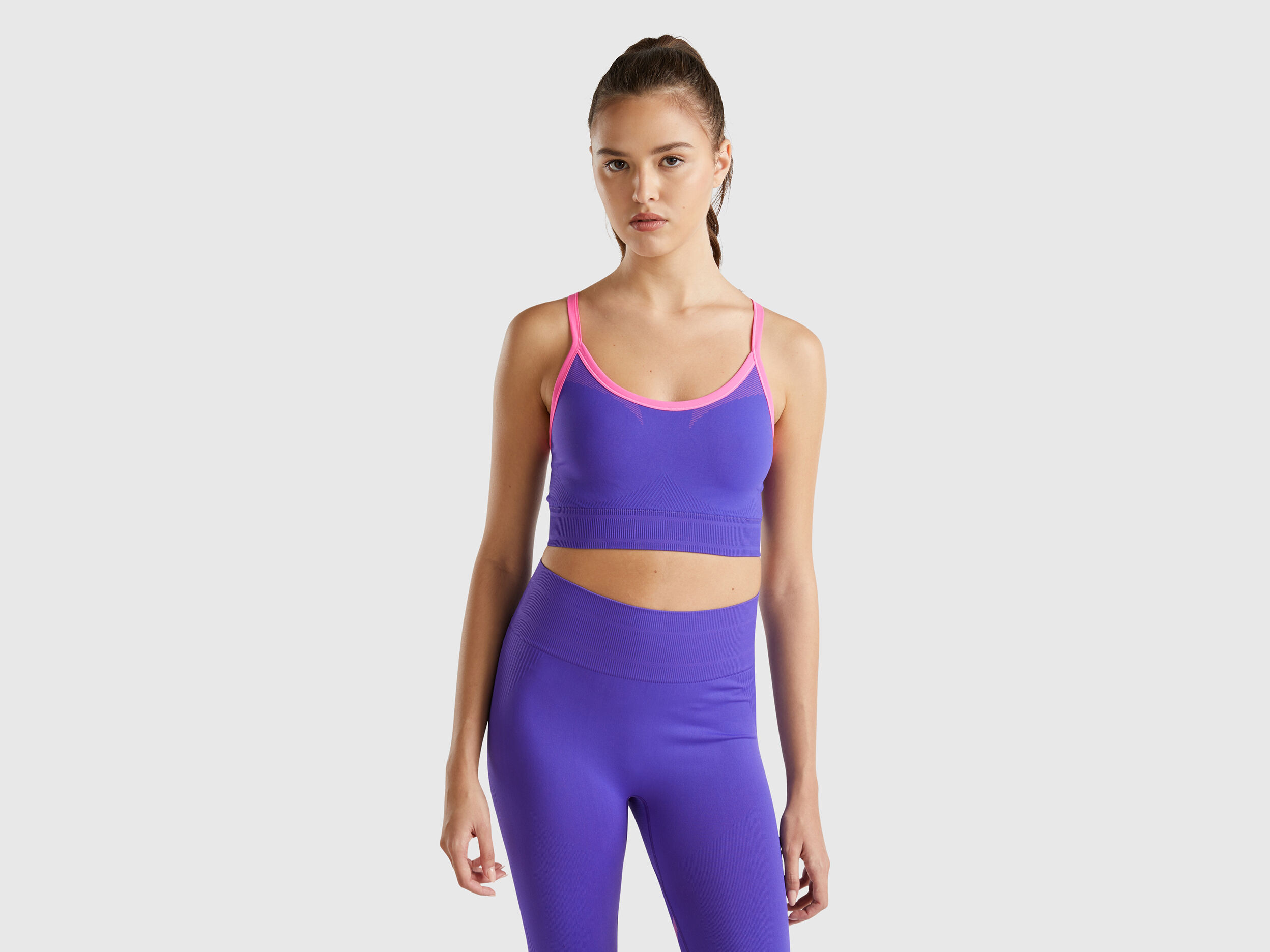 Seamless sports top bra