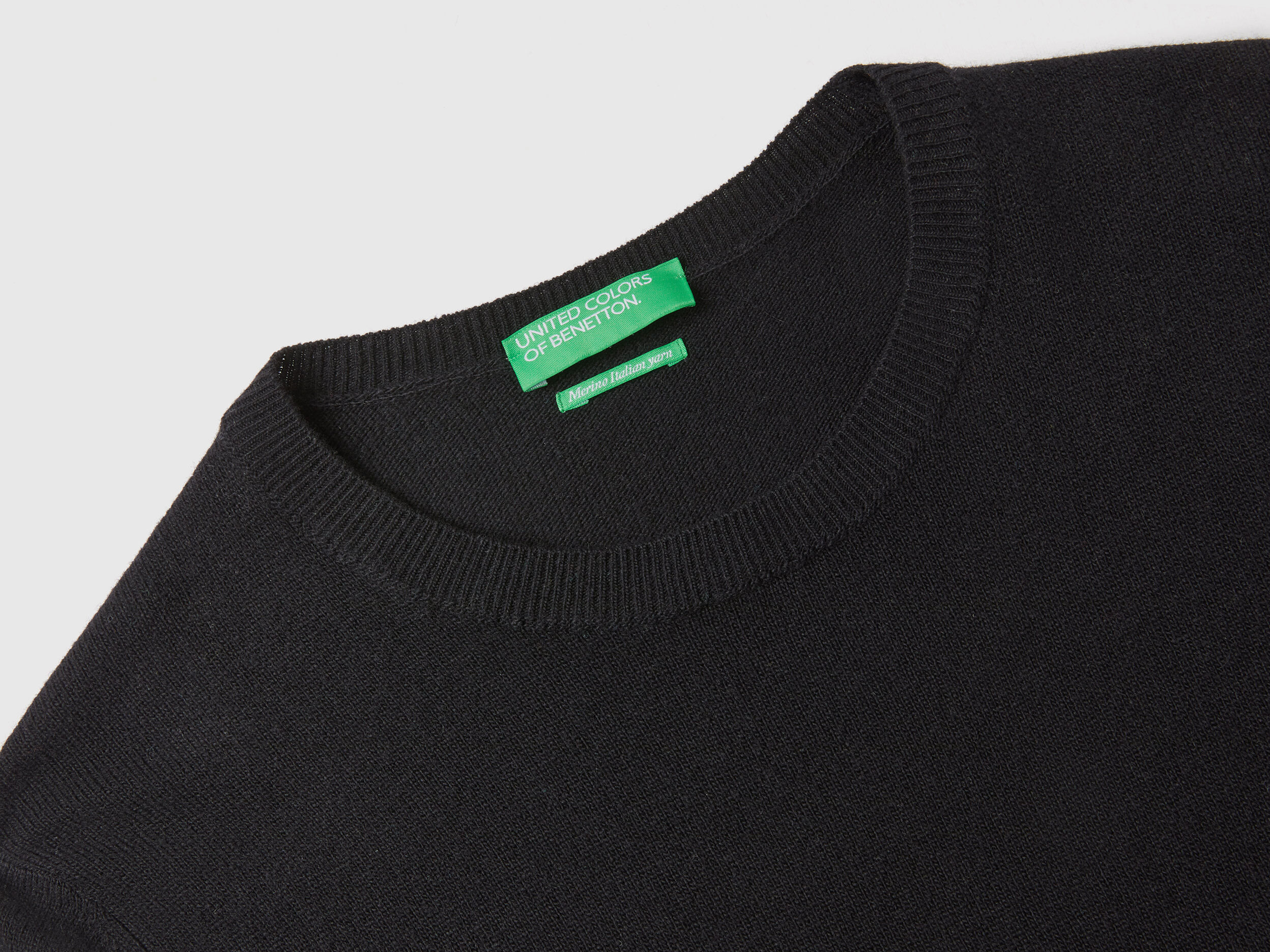 Black crew neck sweater in Merino wool
