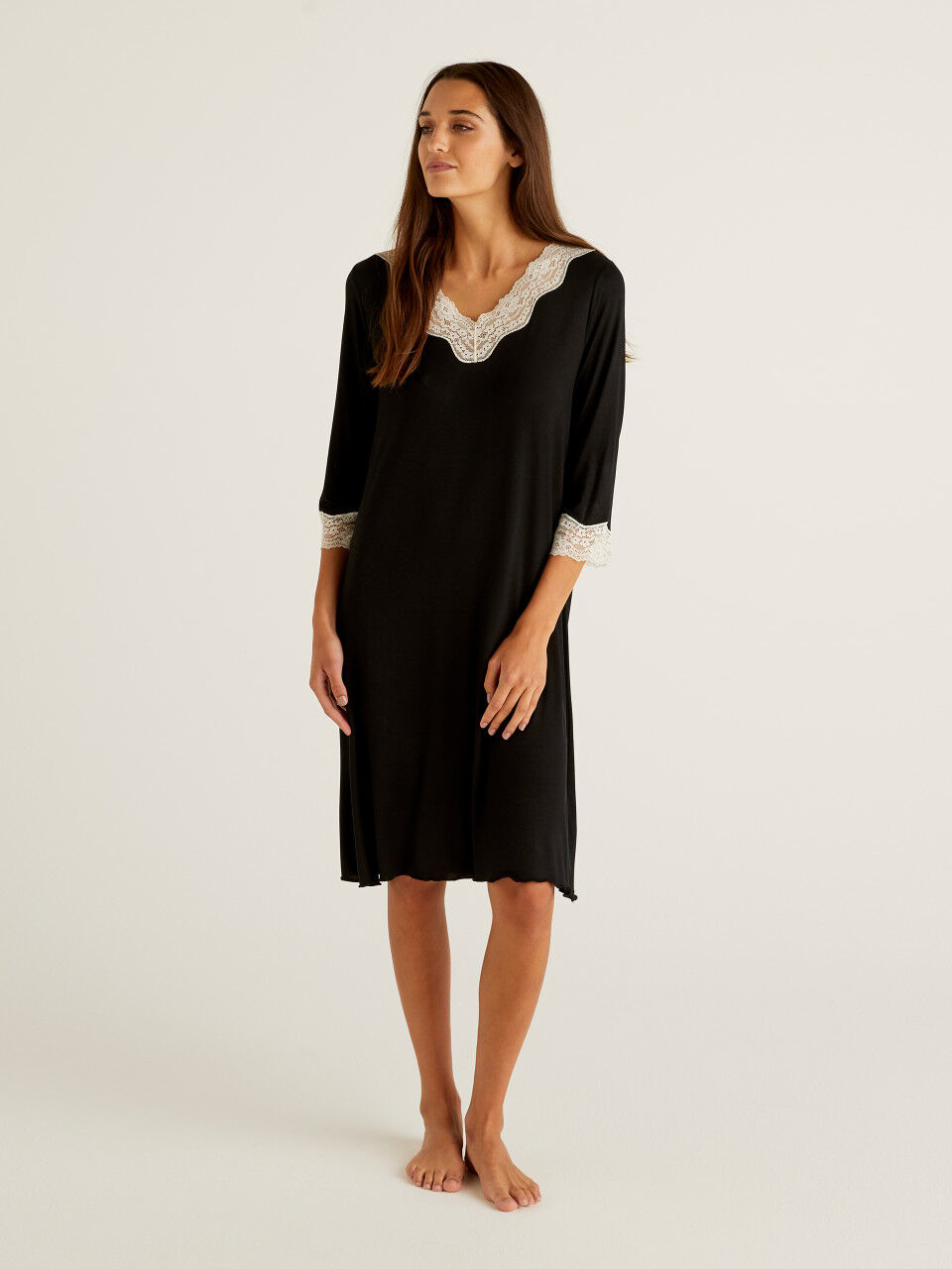 Nightshirt with lace details