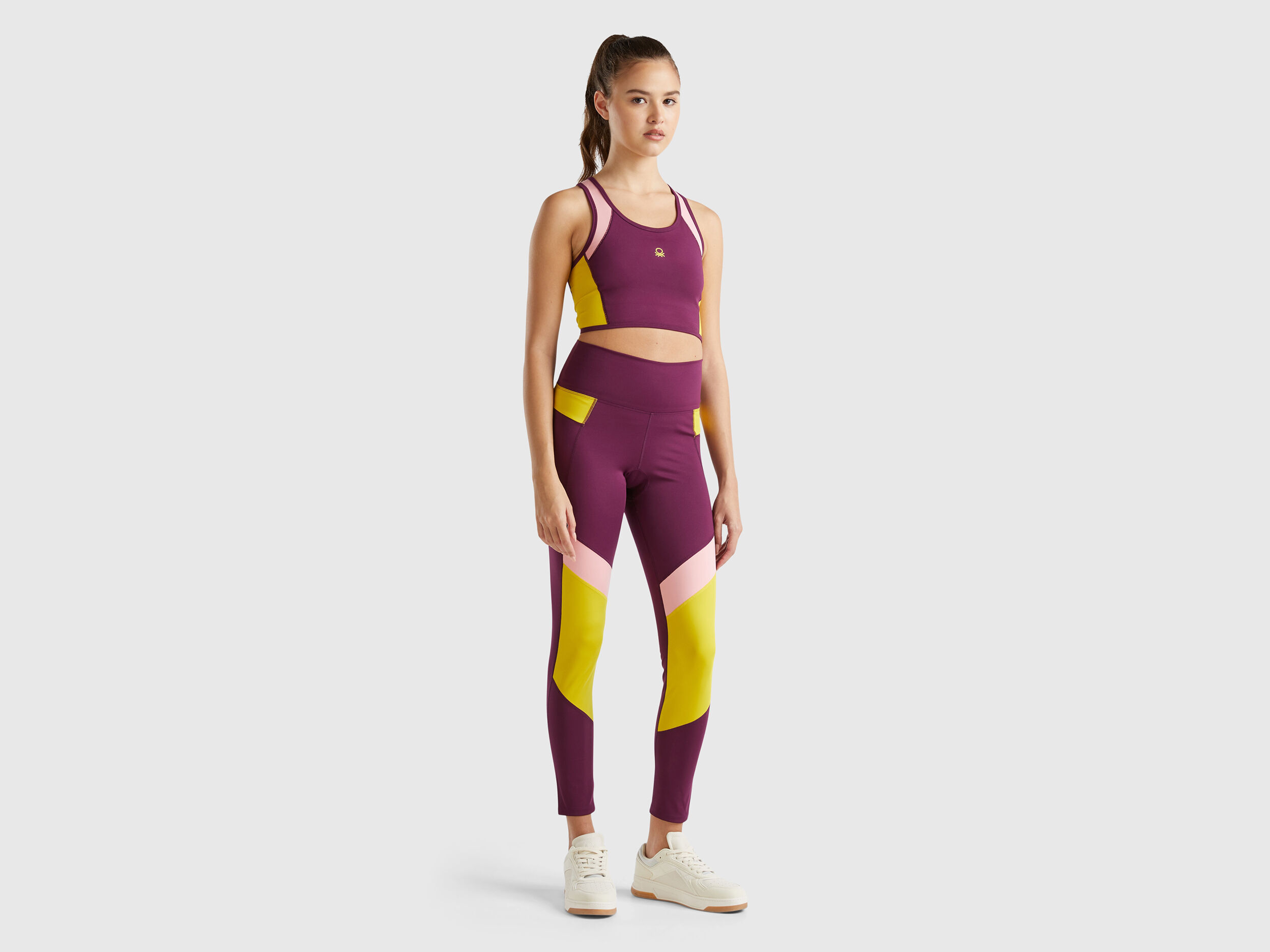 Sports bra top with recycled fabric Dark Mauve Benetton