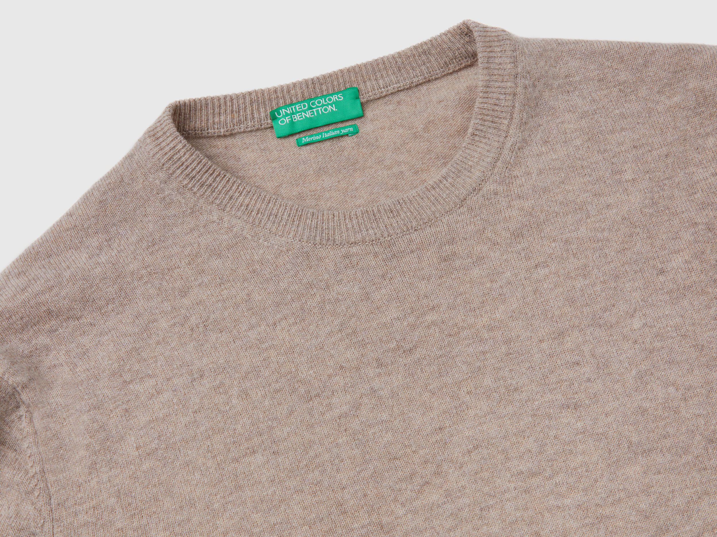 Benetton lambswool pullover new arrivals