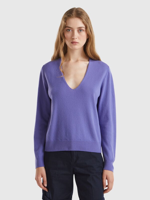 Purple V-neck sweater in pure Merino wool Women