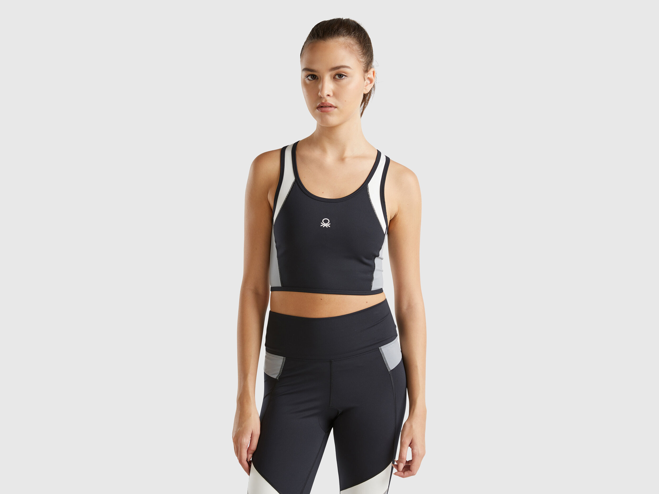 Sports bra top with recycled fabric