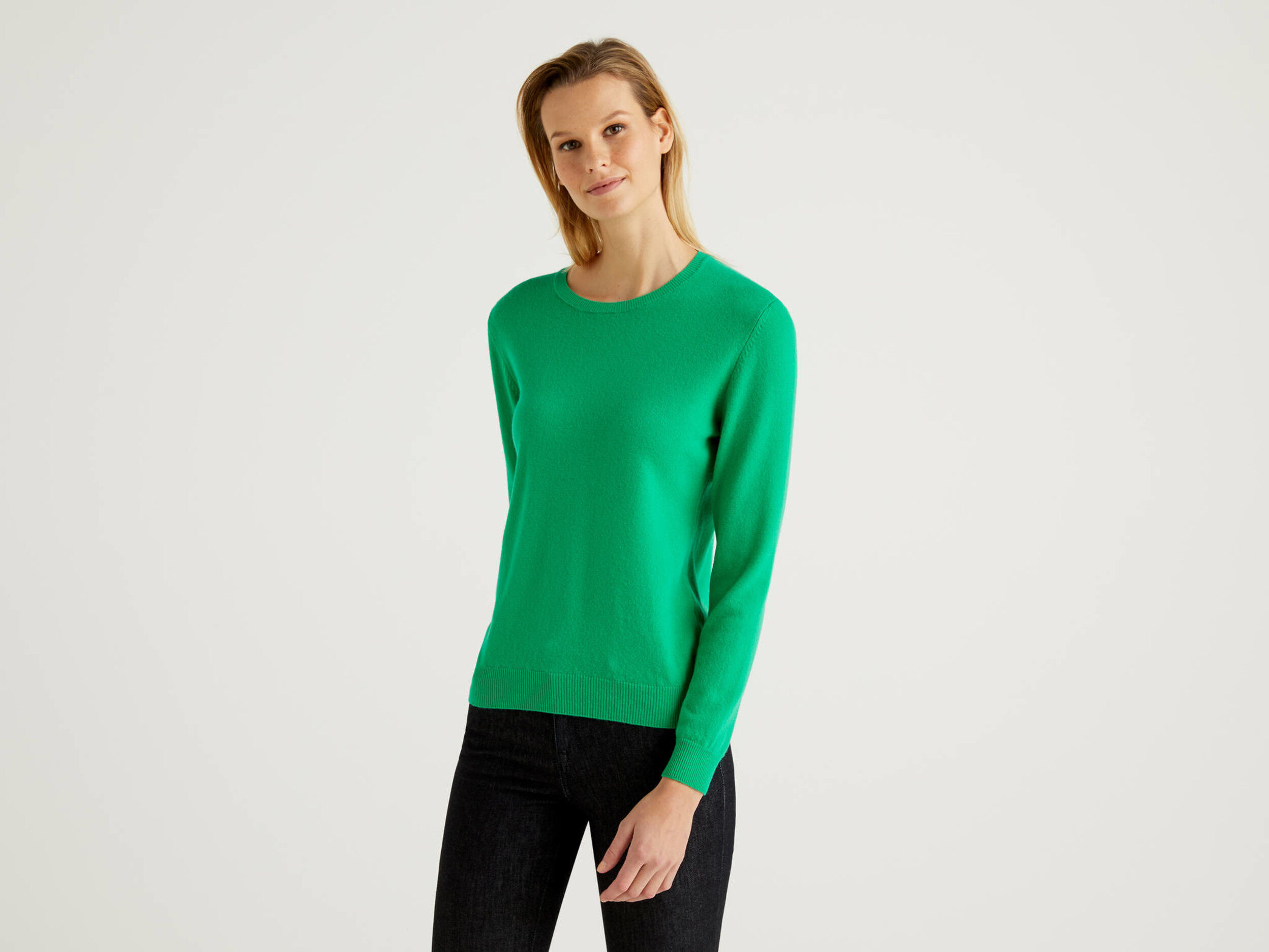 Green crew neck sweater in pure virgin wool