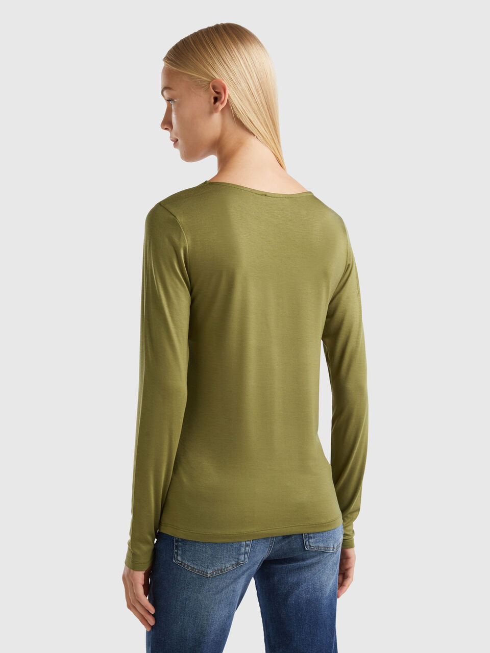 T-shirt in sustainable stretch viscose - Military Green | Benetton