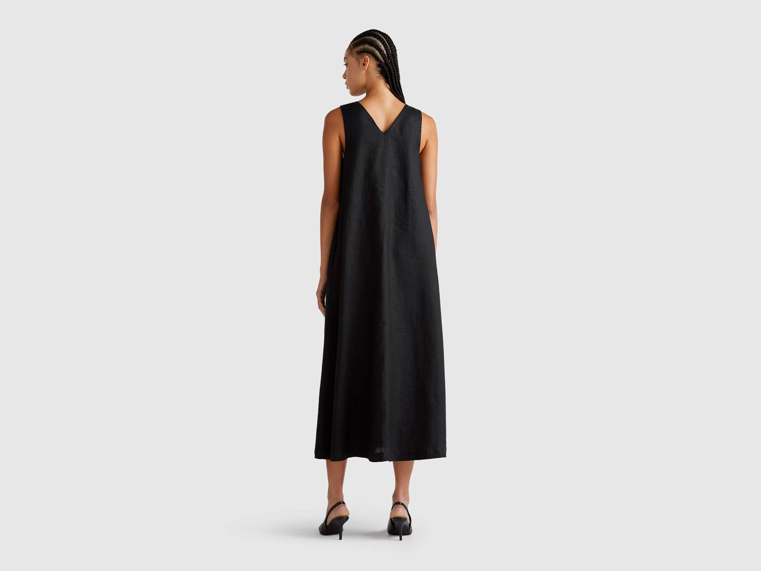 Sleeveless dress in pure linen - Black | Benetton