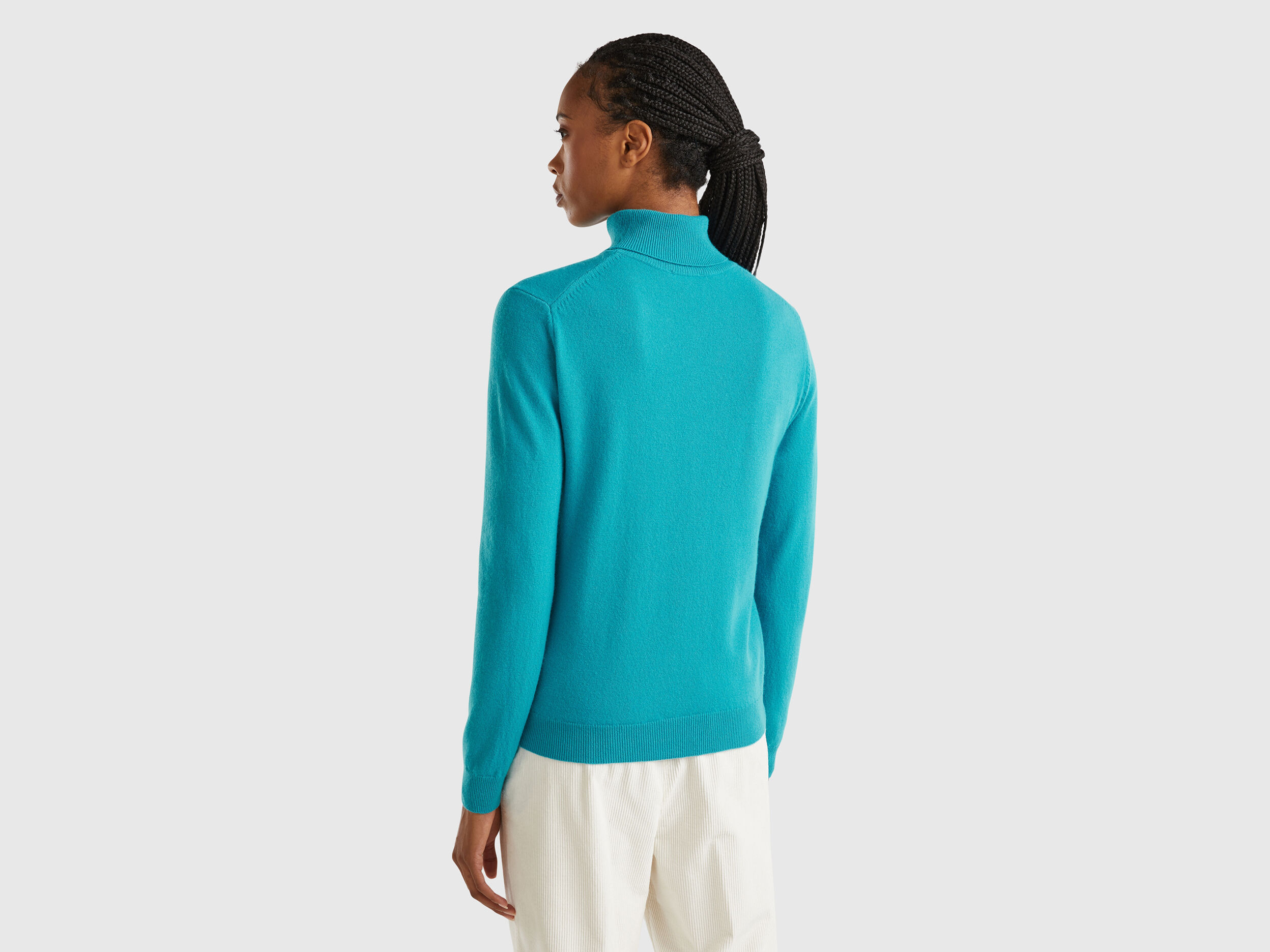 Turquoise turtleneck sweater top