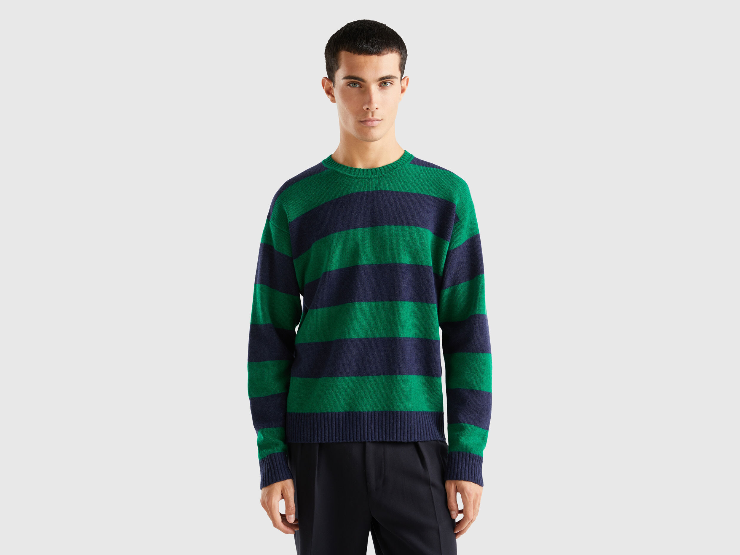 Green and black striped sweatshirt outlet