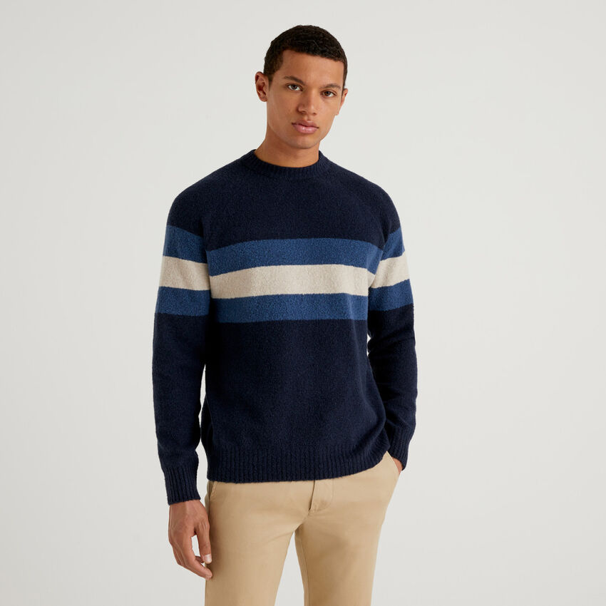 Sweater with clashing bands