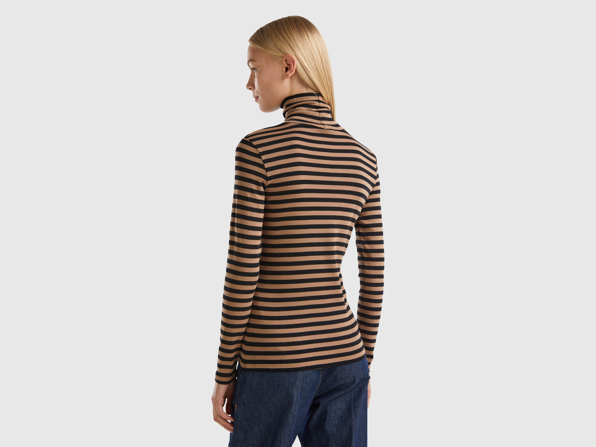 White striped turtleneck clearance