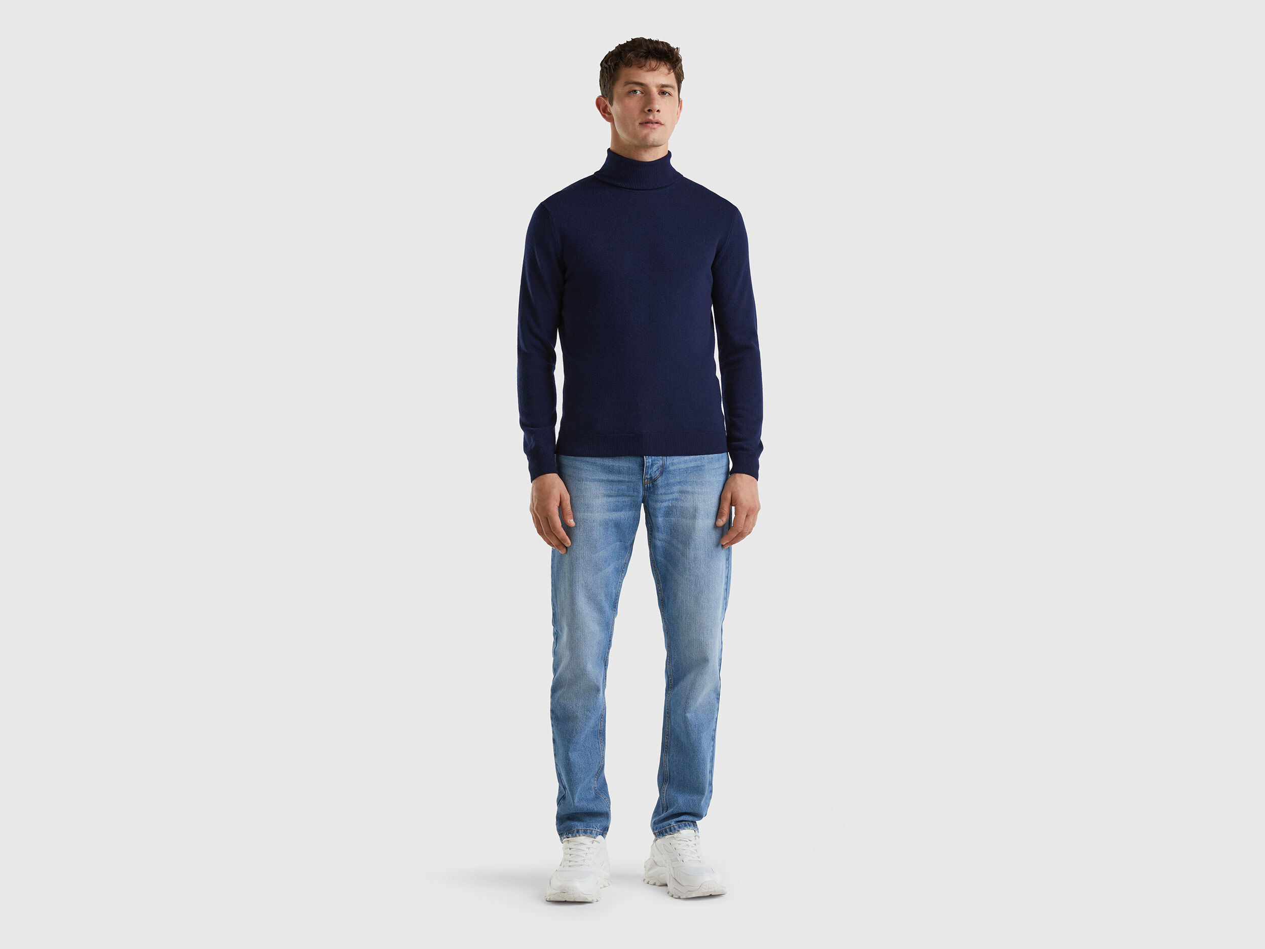 Dark blue turtleneck in pure Merino wool