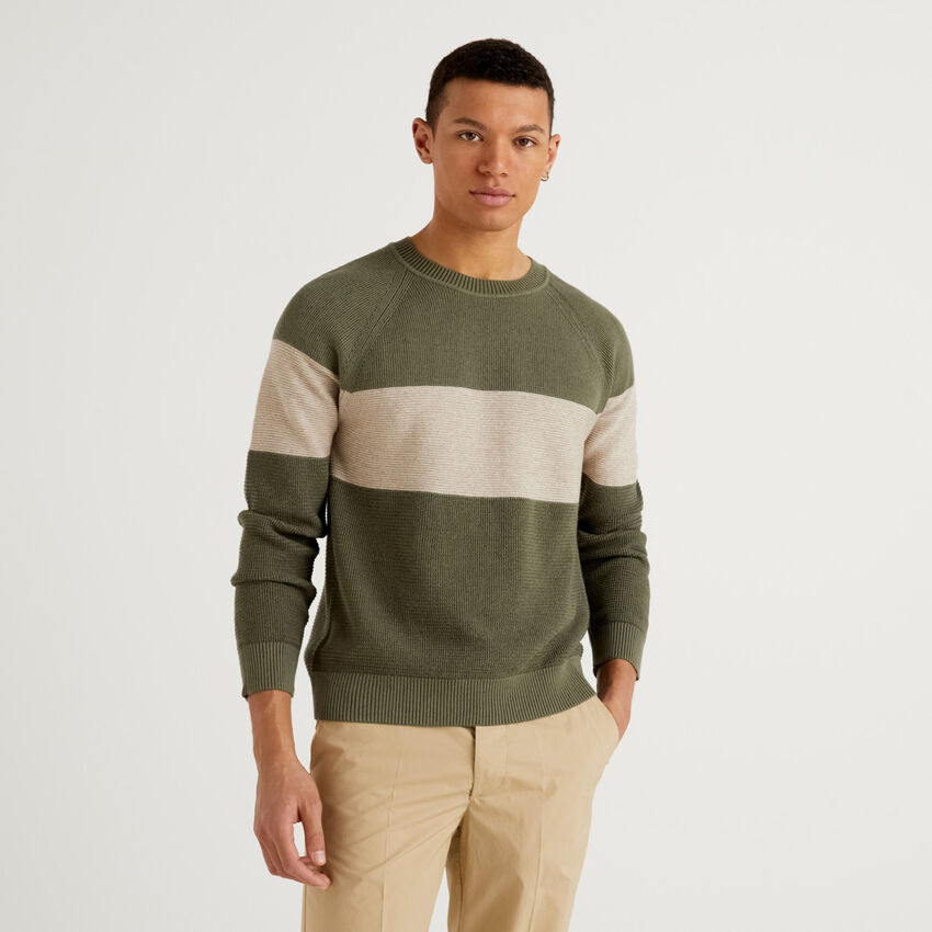 Sweater with horizontal band
