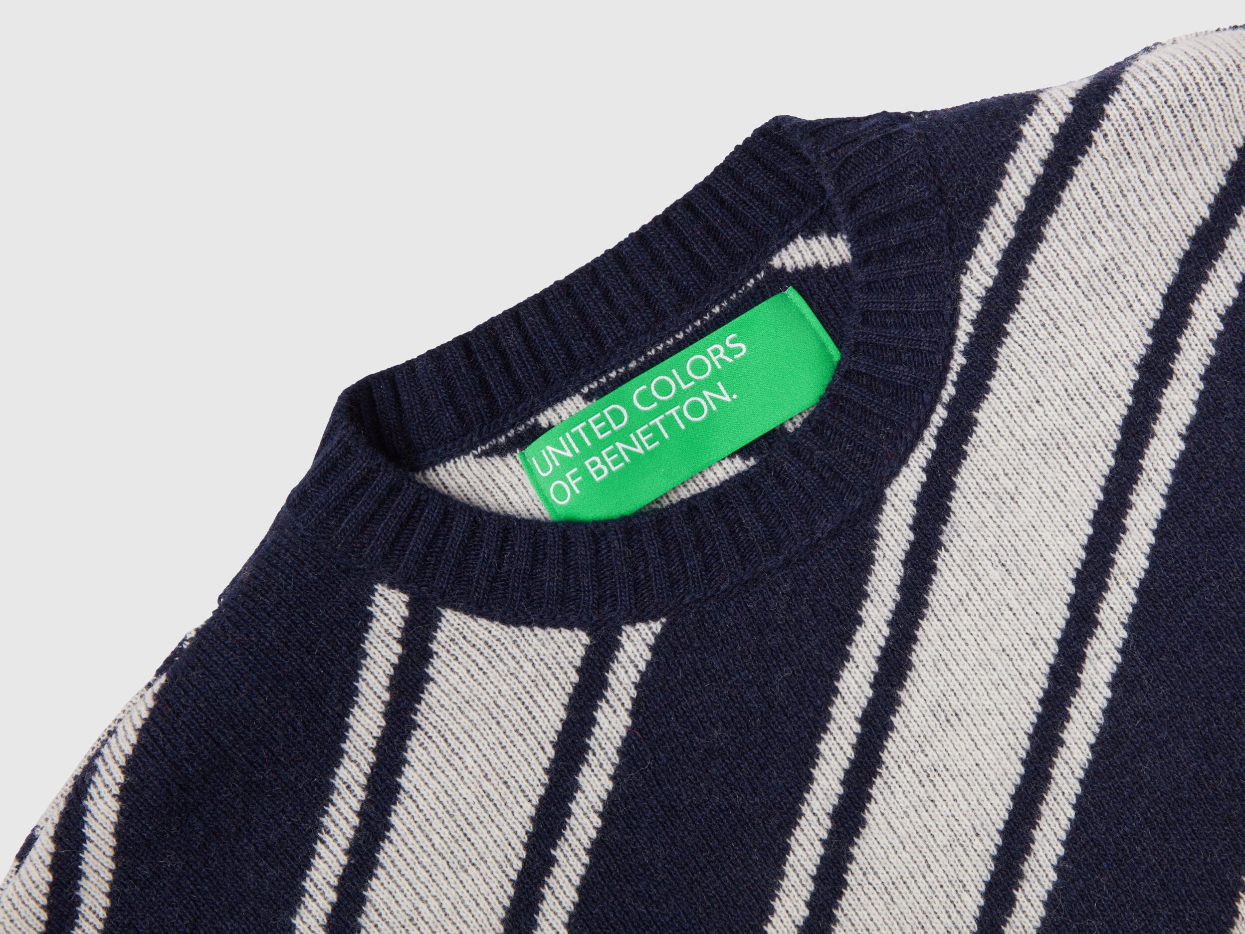 Benetton discount striped sweatshirt