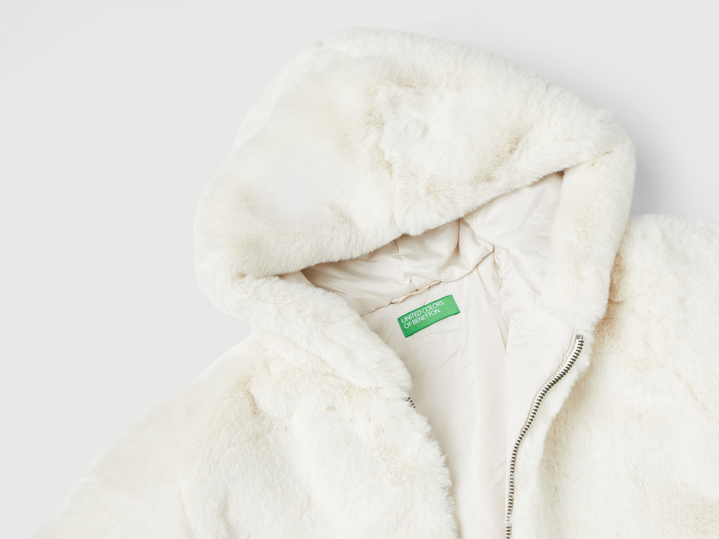 Jacket in faux fur Creamy White Benetton