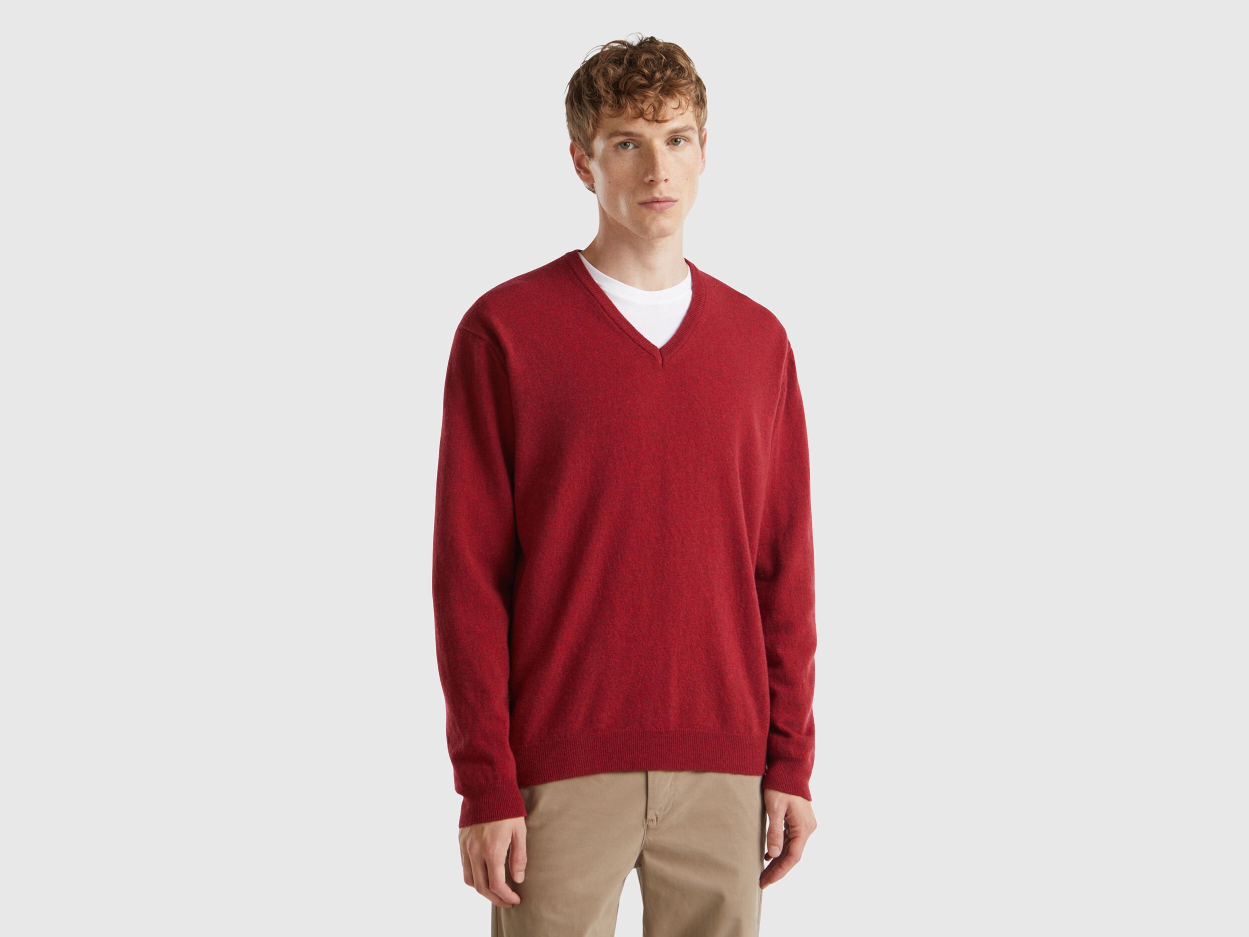Red v neck mens jumper hotsell