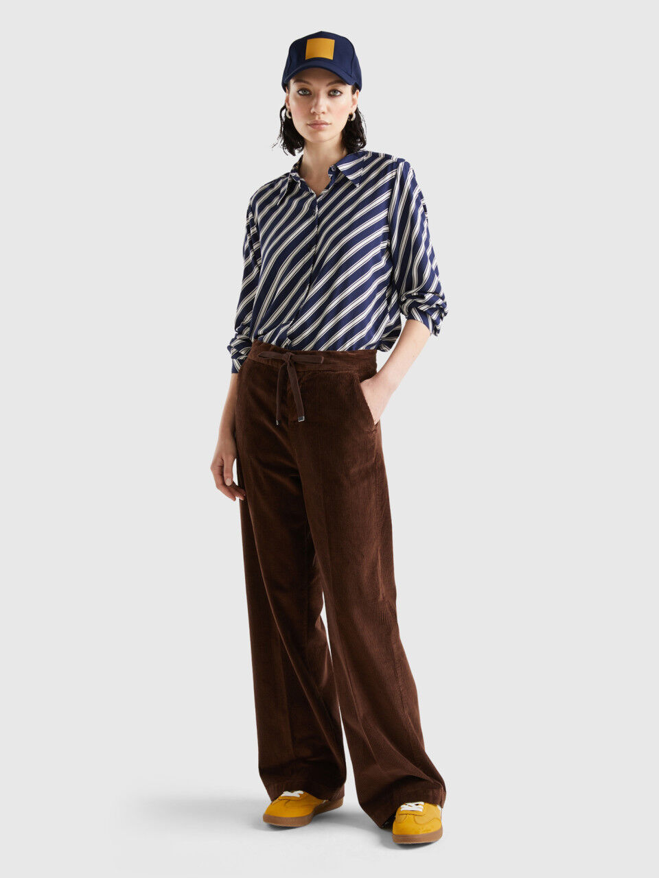 Benetton pantaloni clearance velluto