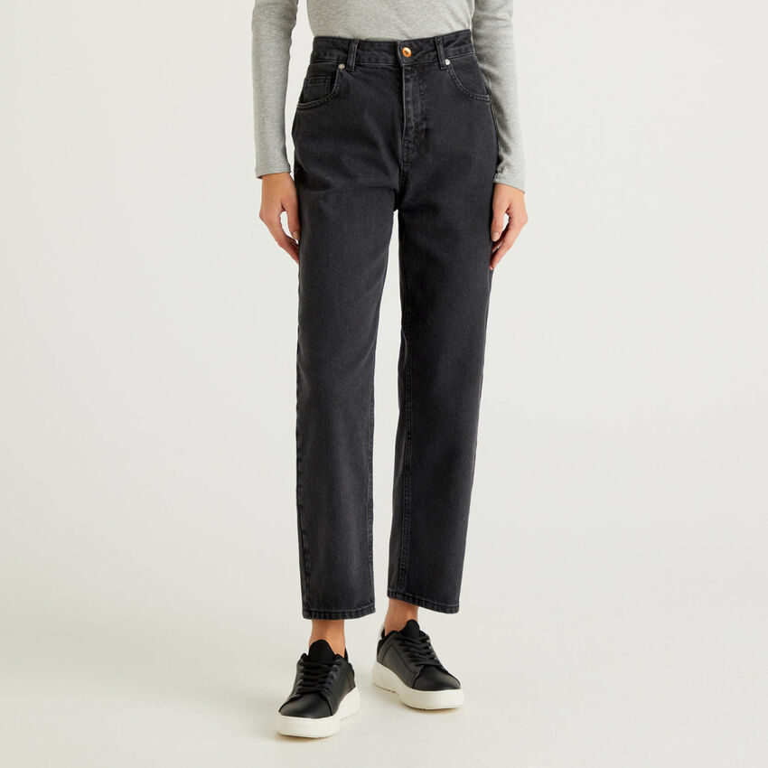 Mom fit high-waisted jeans