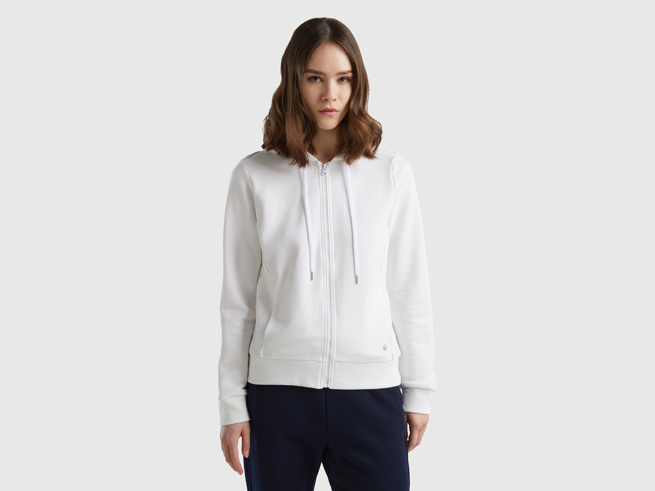 White sweatshirt 100 2025 cotton