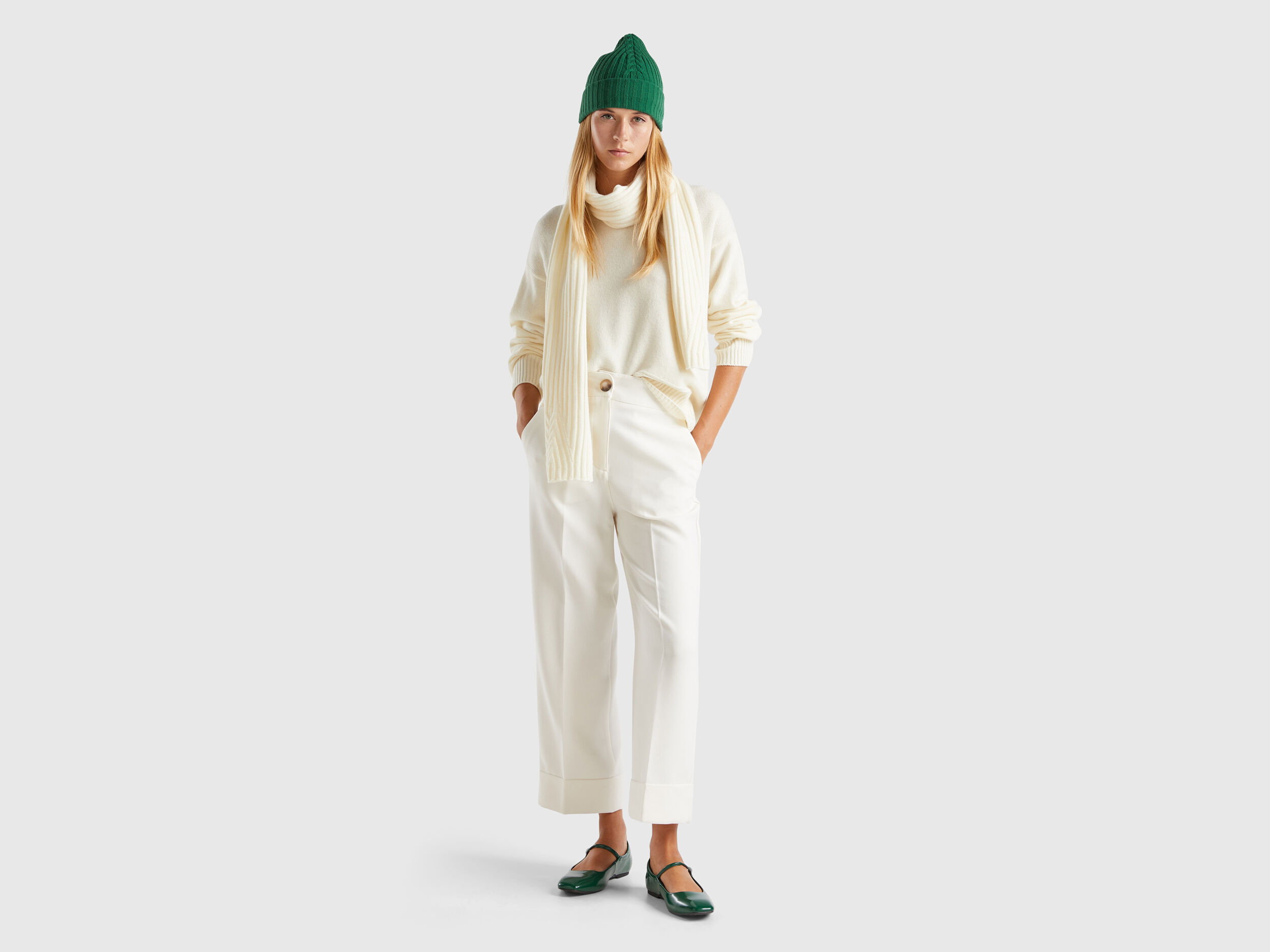 Trousers with cuffs - Creamy White | Benetton