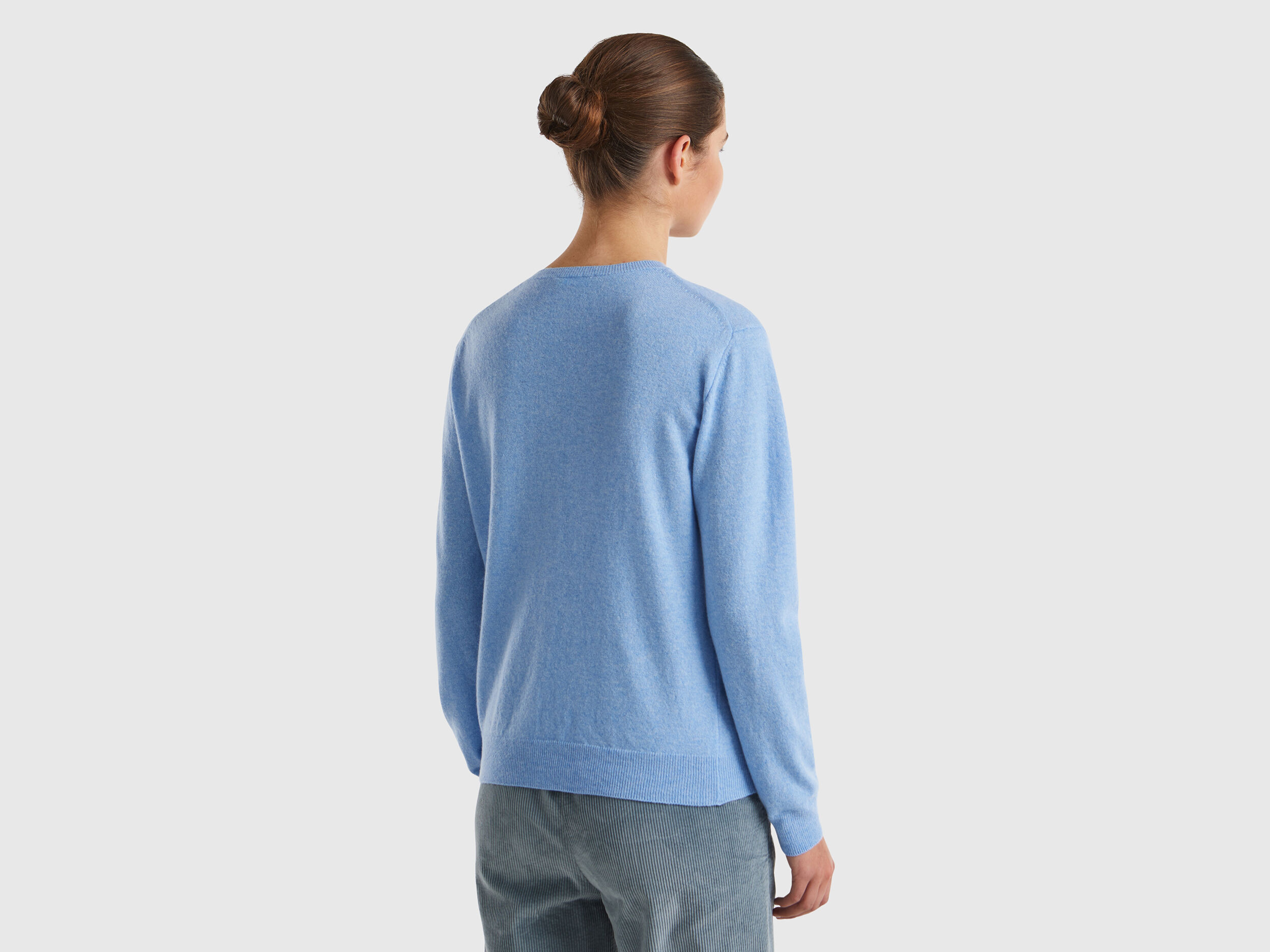 Women's light blue crew neck sweater discount