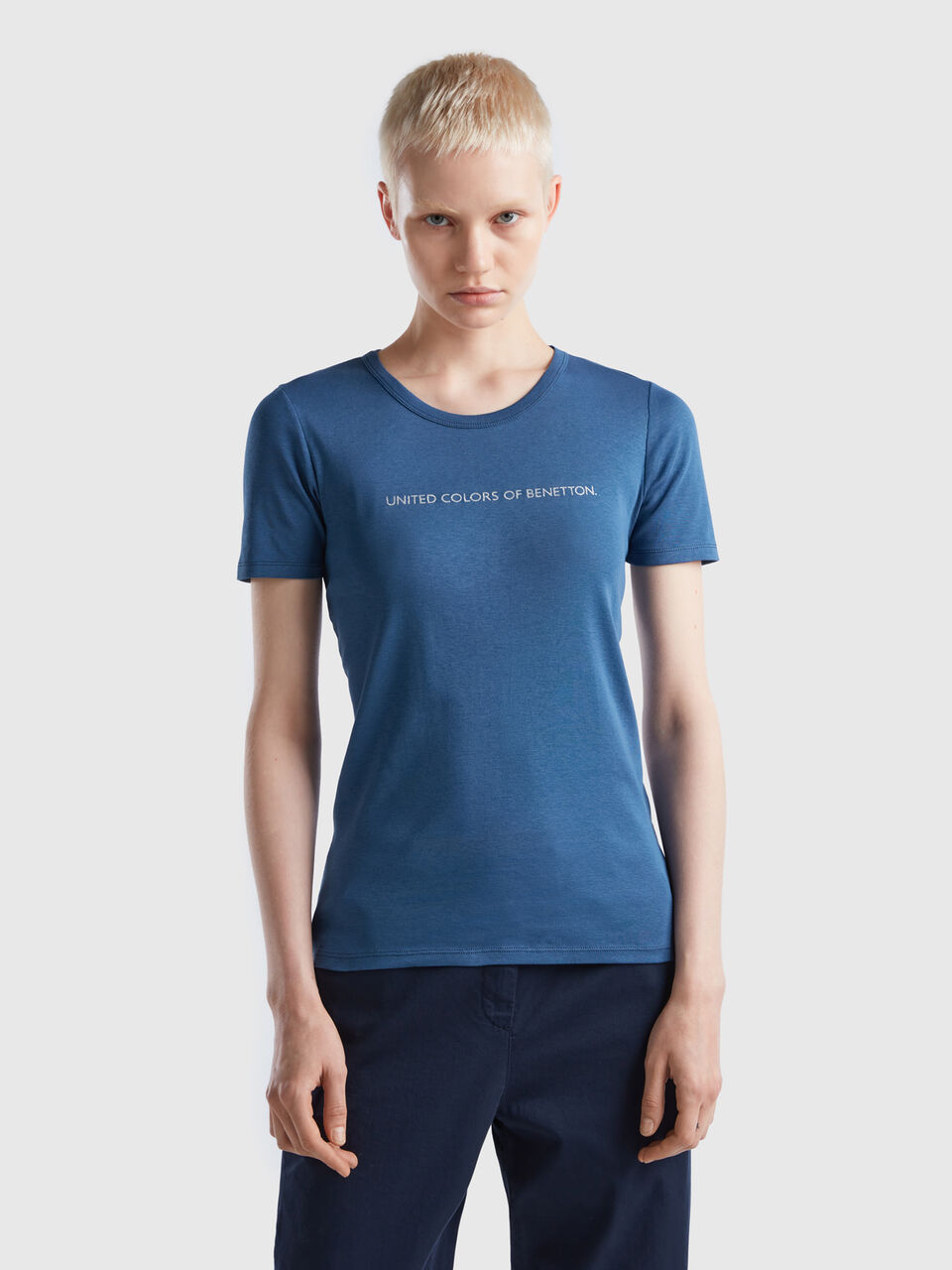 T-shirt in 100% cotton with glitter print logo - Air Force Blue | Benetton