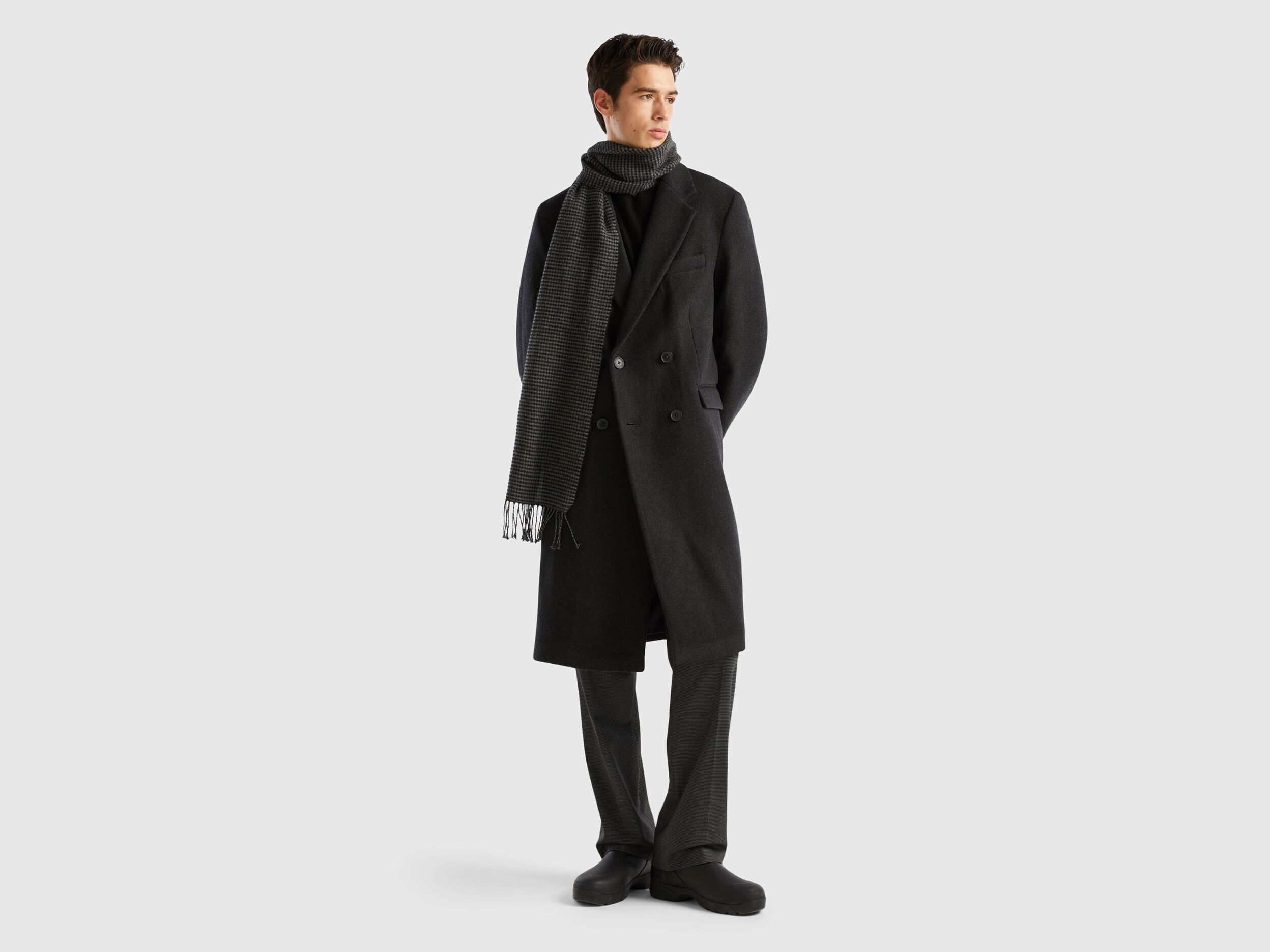 Slim online fit overcoat