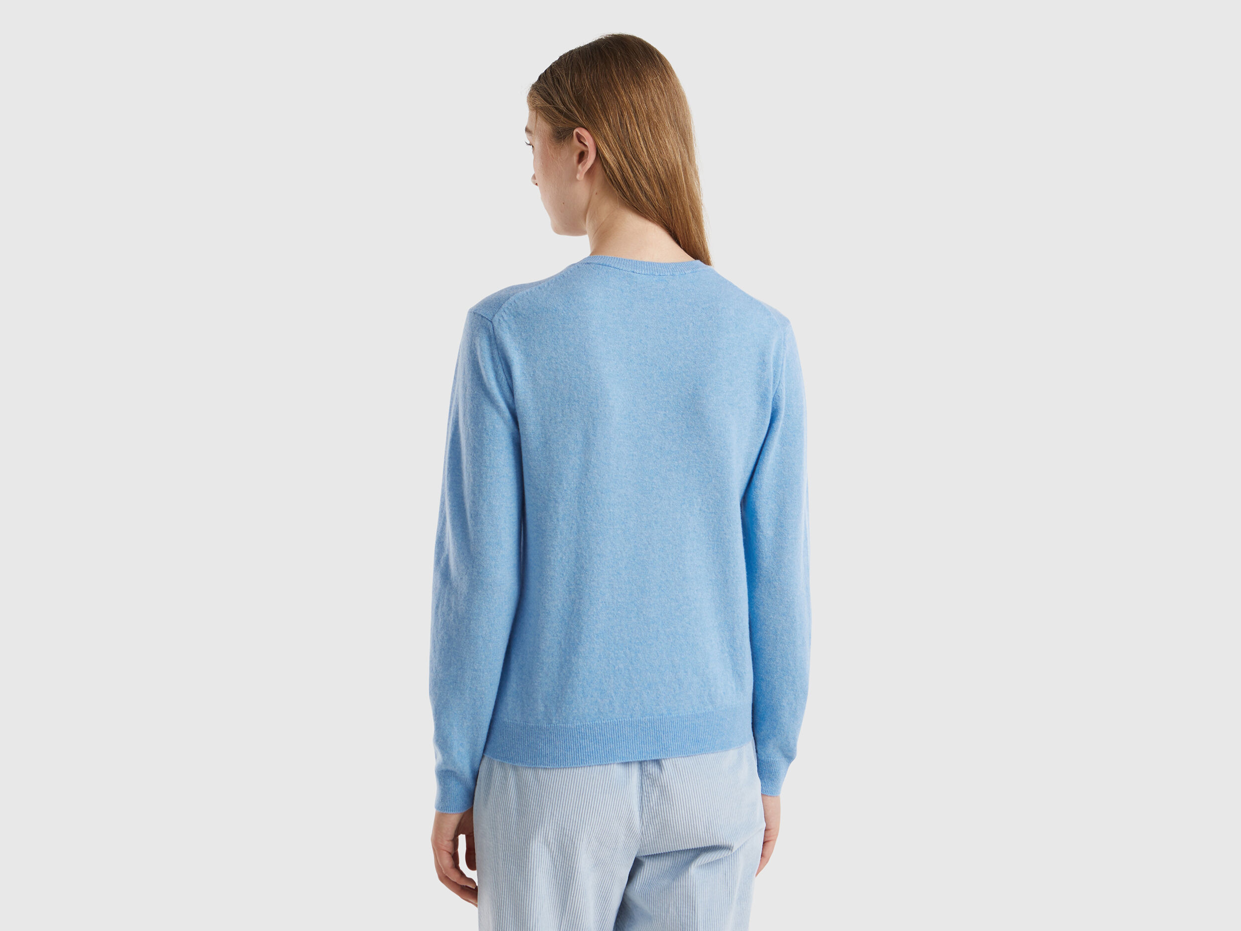 Women's light blue crew neck sweater outlet