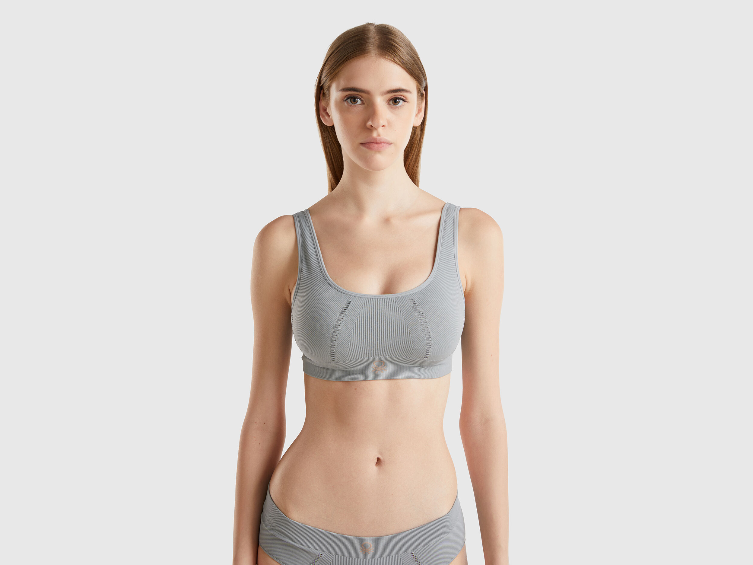 Reciclado de ropa de mujer on sale