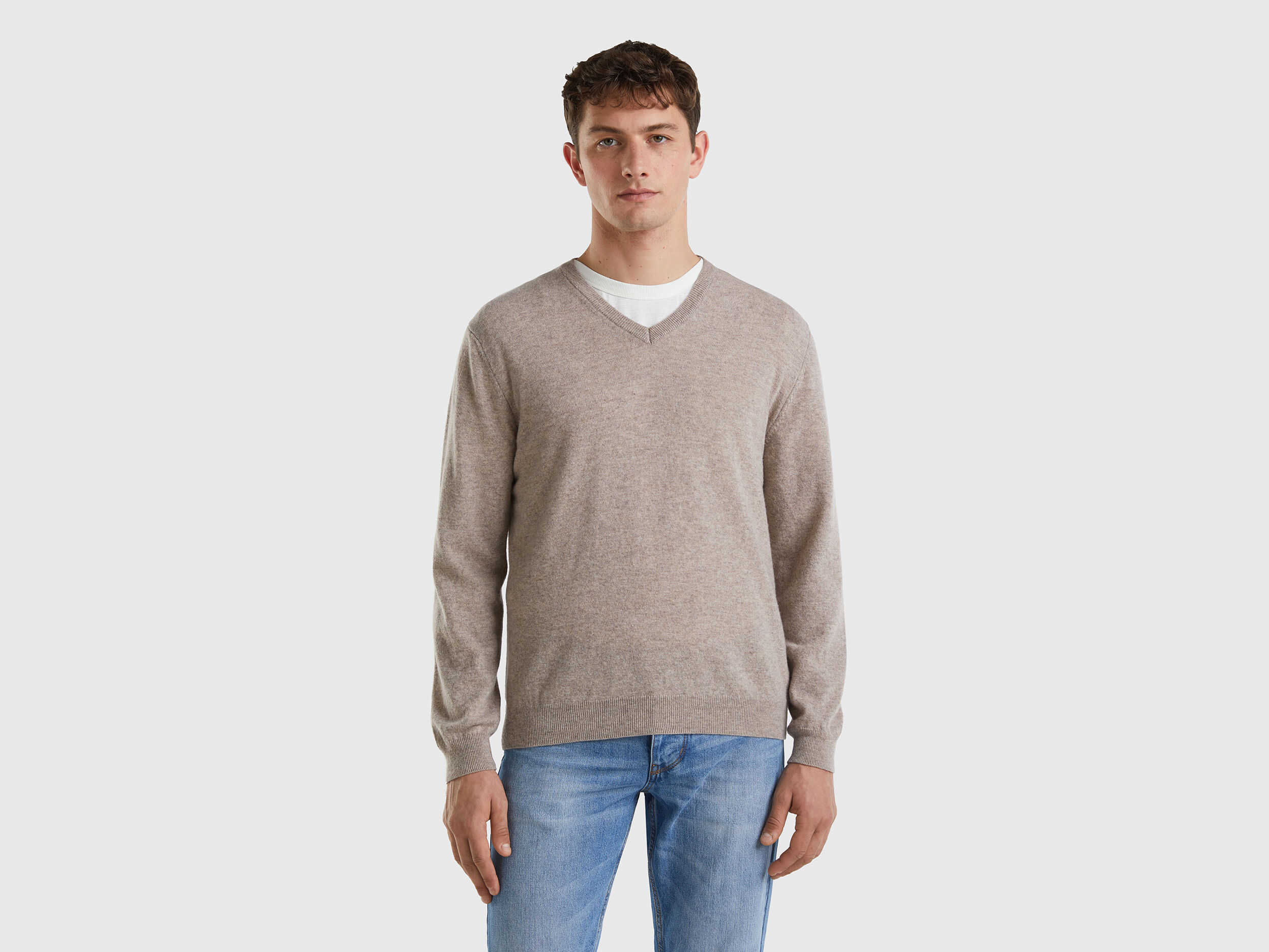 Benetton v sale neck sweater