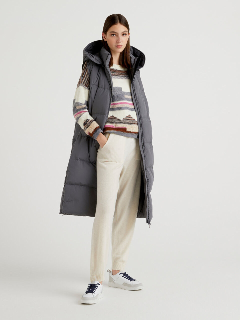 Long puffer jacket with removable sleeves