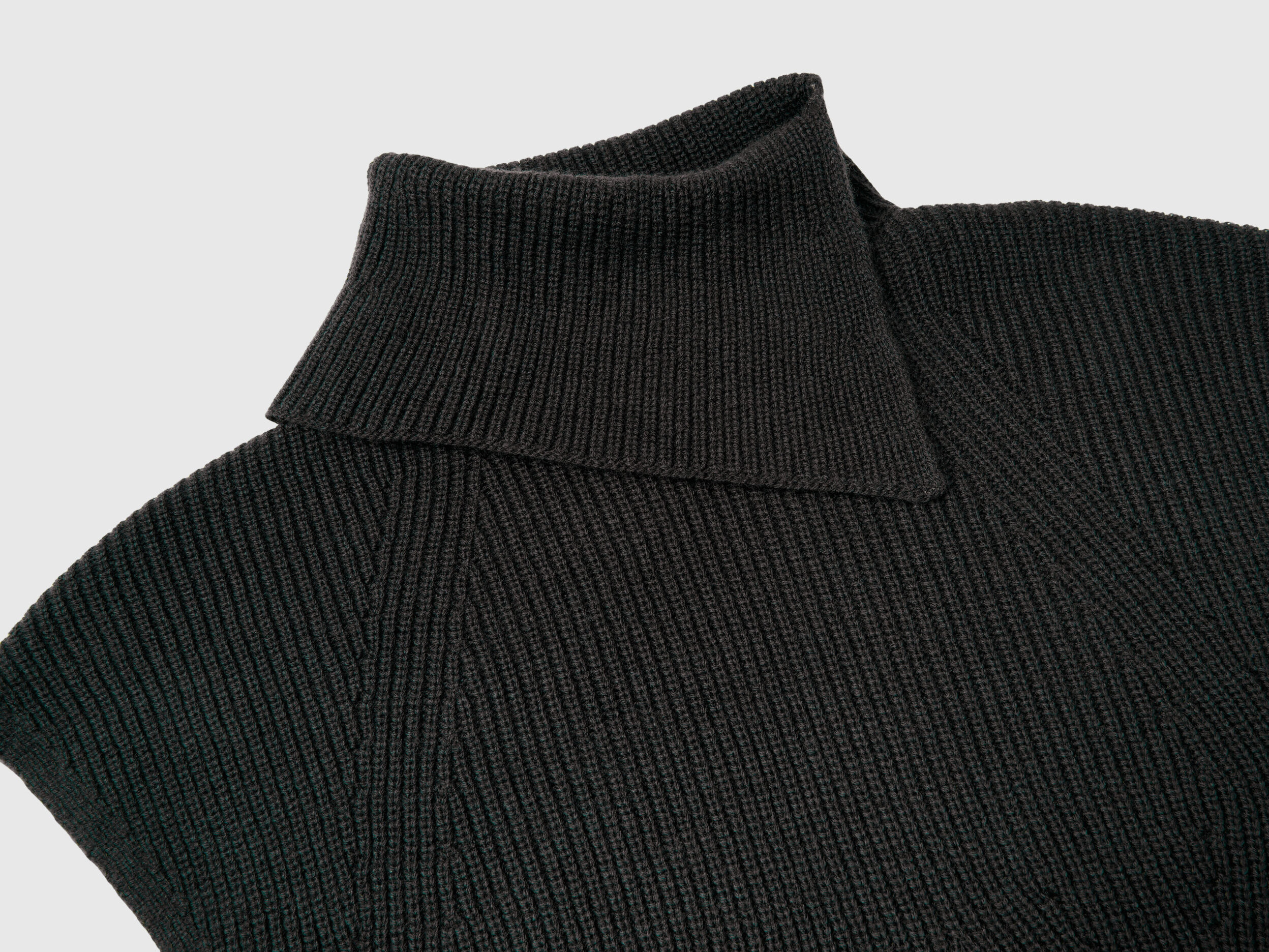 Long vest with high neck - Black | Benetton