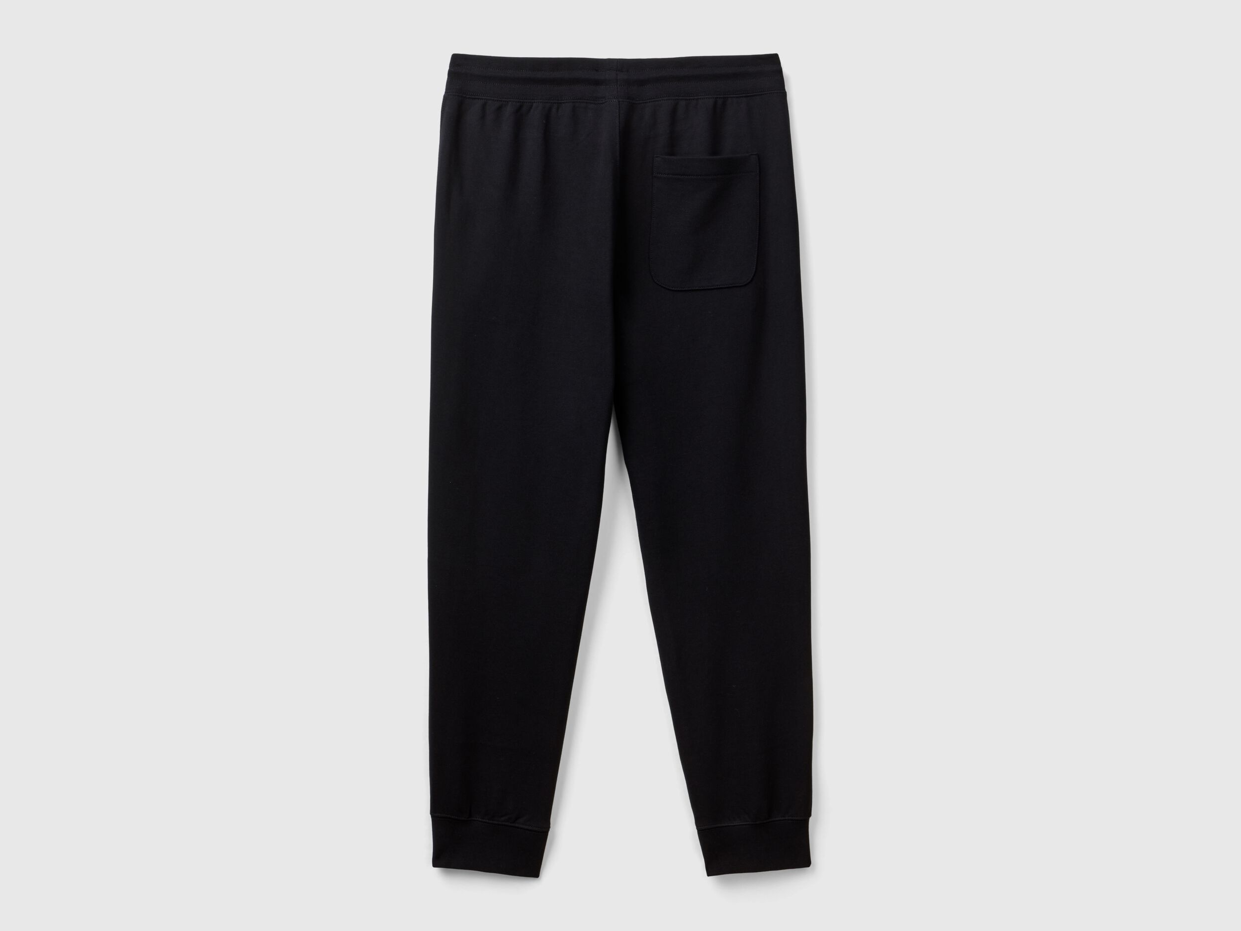 Ucb joggers top