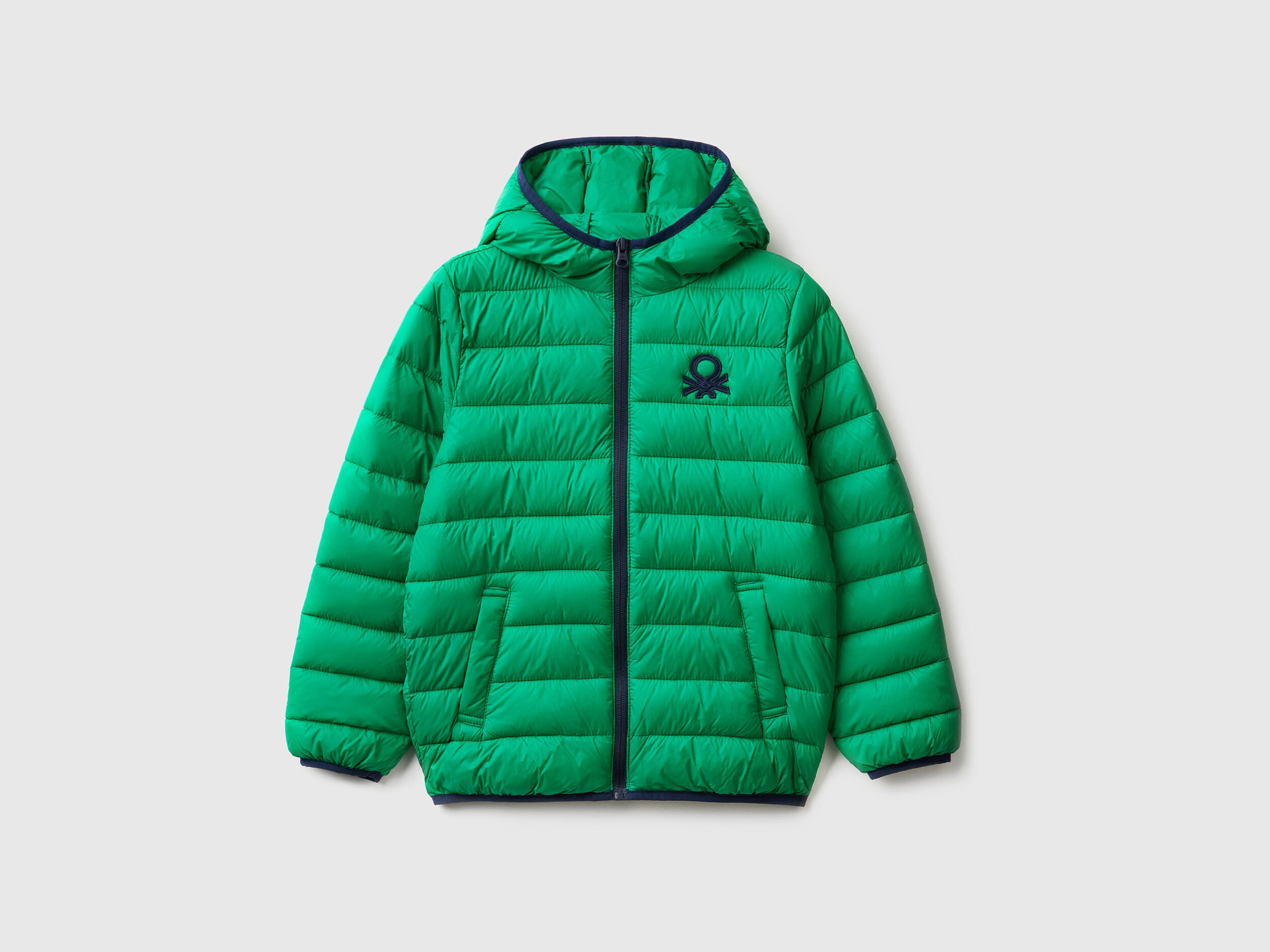 Short puffer jacket with sustainable padding - Olive Green | Benetton