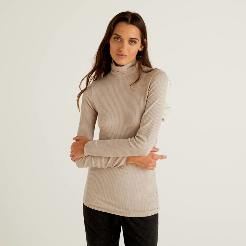 Turtle neck t-shirt in cashmere blend