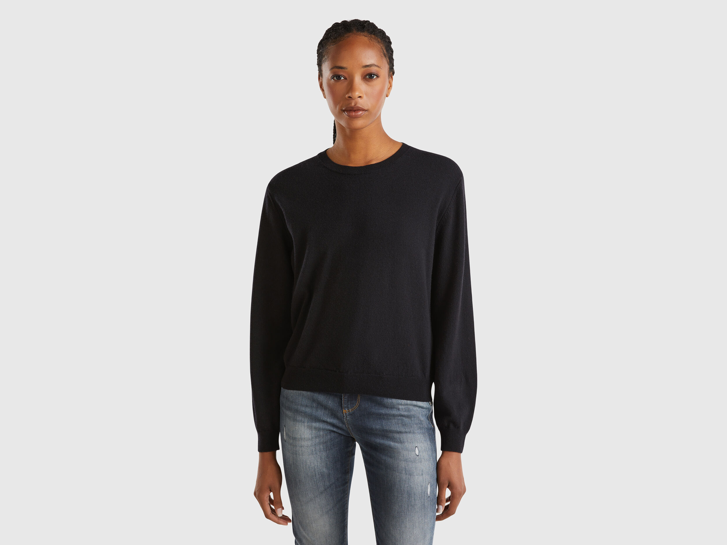 Round neck sweater for ladies top
