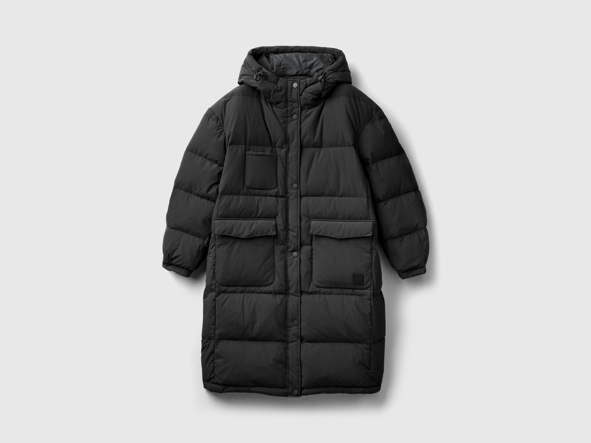 【数々のアワードを受賞】 Long puffer jacket with recycled feathers ジャケット・アウター